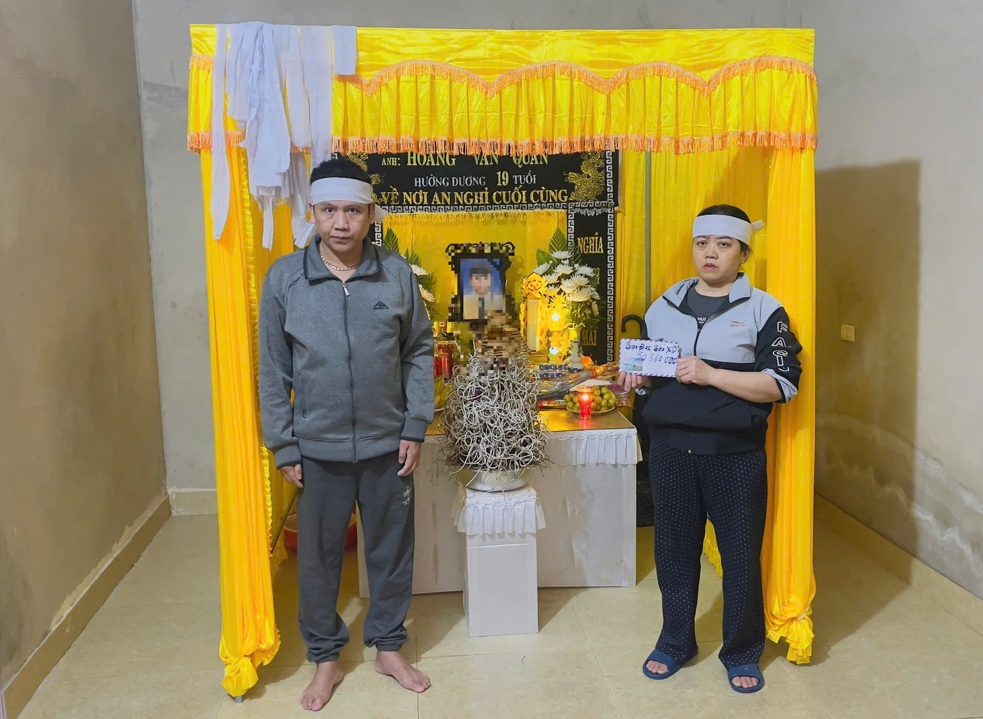 B&aacute;o X&acirc;y dựng trao 35 triệu đồng hỗ trợ gia đ&igrave;nh nạn nh&acirc;n tai nạn giao th&ocirc;ng tại H&agrave; Tĩnh- Ảnh 1.