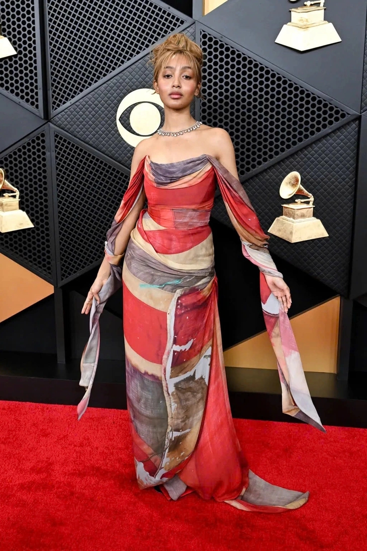 D&agrave;n mỹ nh&acirc;n gợi cảm tr&ecirc;n thảm đỏ Grammy 2026- Ảnh 11.