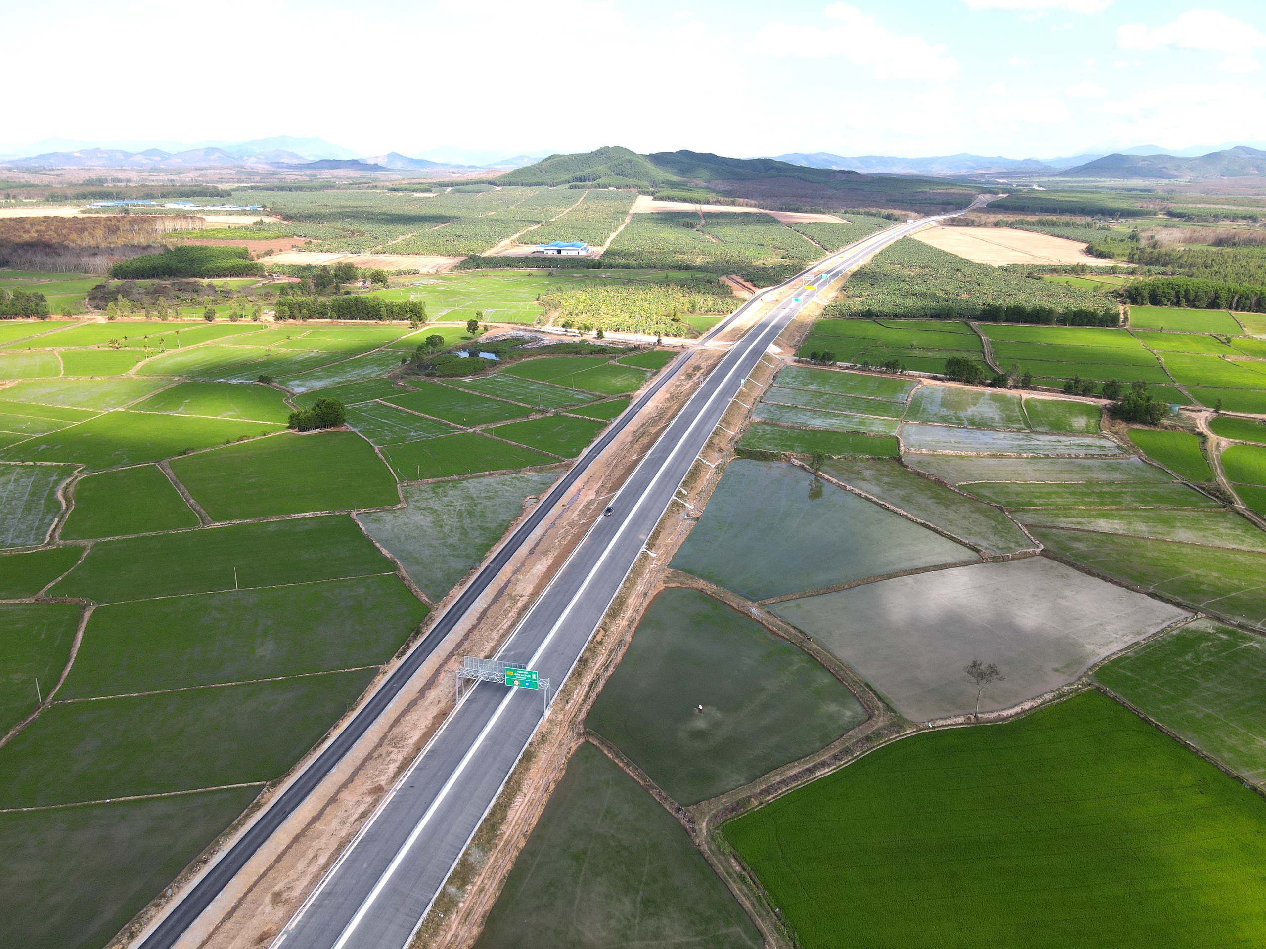 Cao tốc Kh&aacute;nh H&ograve;a - Bu&ocirc;n Ma Thuột kết nối rừng - biển sắp đưa v&agrave;o khai th&aacute;c- Ảnh 1.