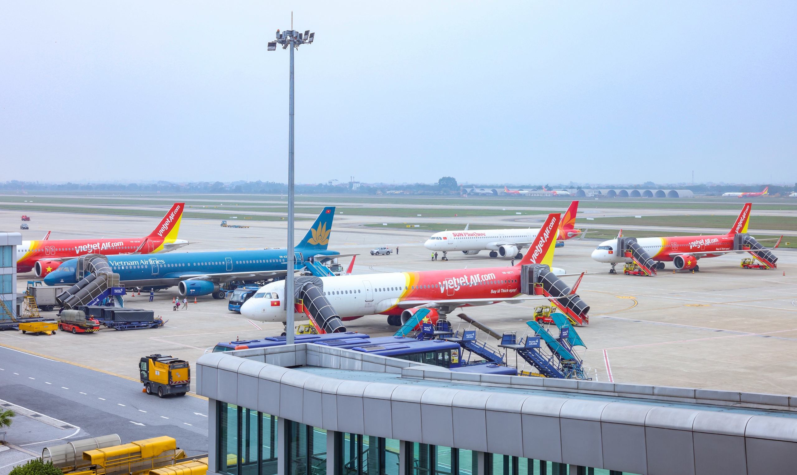 Gần 114.000 lượt khách qua sân bay Nội Bài trong ngày mùng 5 Tết- Ảnh 10. Gần 114.000 lượt khách qua sân bay Nội Bài trong ngày mùng 5 Tết- Ảnh 10.