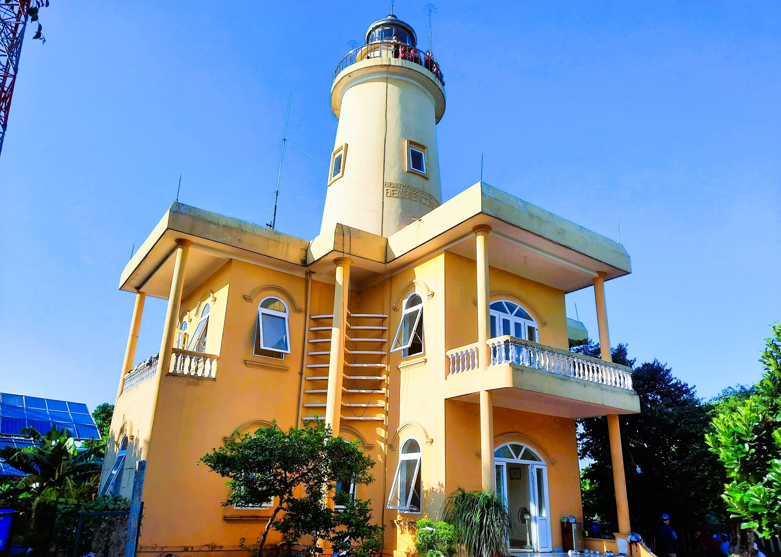 Ngắm những ngọn hải đăng h&igrave;nh hộp, h&igrave;nh &ldquo;ống kh&oacute;i&rdquo; độc đ&aacute;o ở Quảng Trị- Ảnh 9.