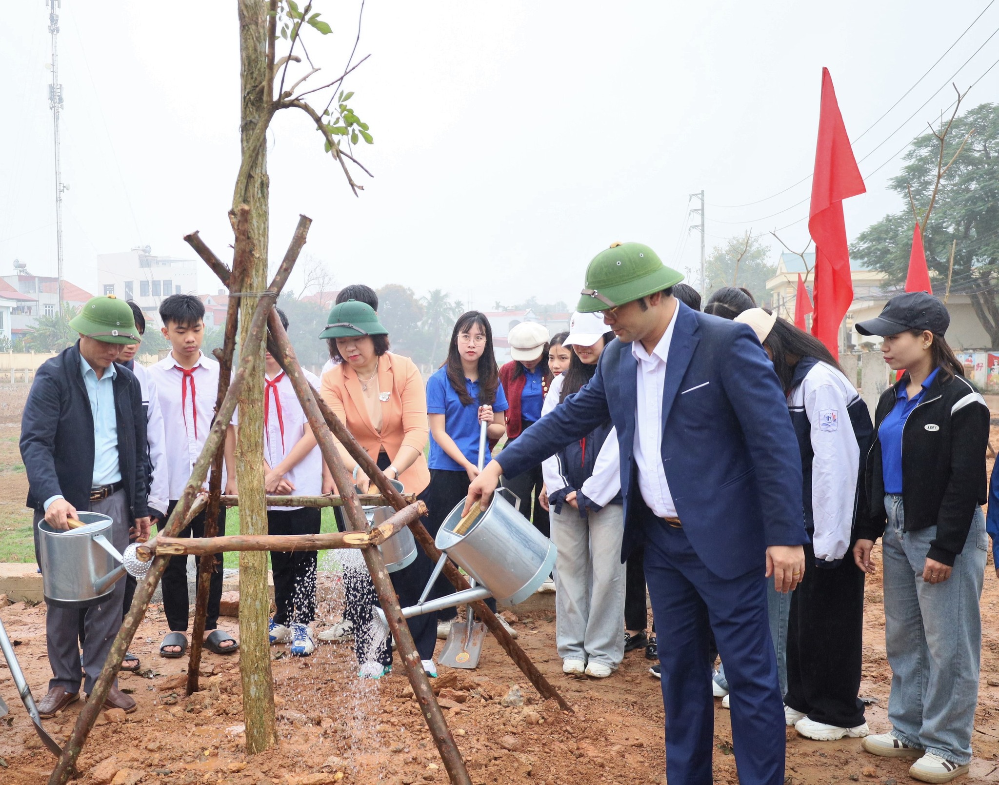 Hà Nội: 126 xã, phường phát động "Tết trồng cây"- Ảnh 15. Hà Nội: 126 xã, phường phát động "Tết trồng cây"- Ảnh 15.