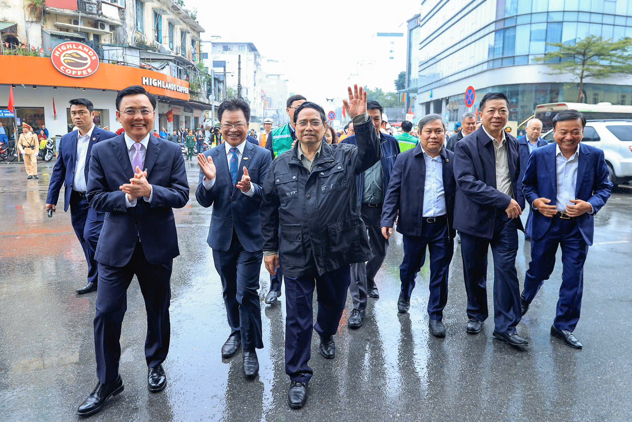 Thủ tướng Phạm Minh Ch&iacute;nh: Đường sắt phải cải tiến để hạ gi&aacute; th&agrave;nh, tăng t&iacute;nh cạnh tranh- Ảnh 4.