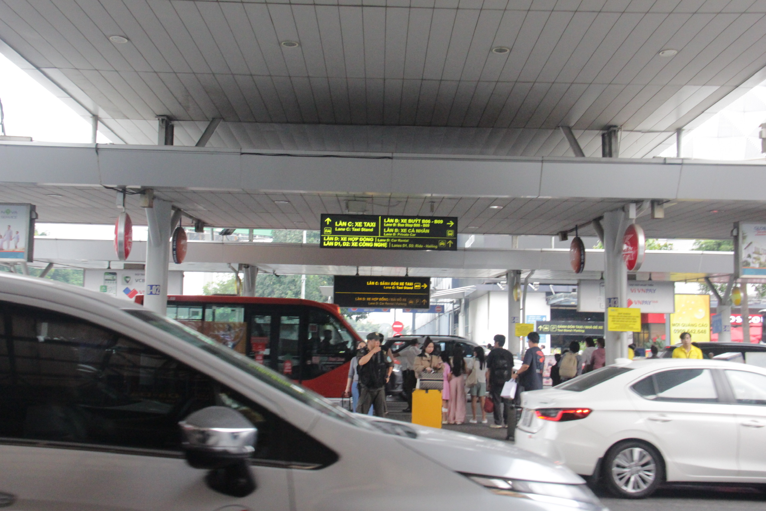 Ng&agrave;y cuối nghỉ Tết, giao th&ocirc;ng TP.HCM căng thẳng, nhiều nơi kẹt xe k&eacute;o d&agrave;i- Ảnh 16.