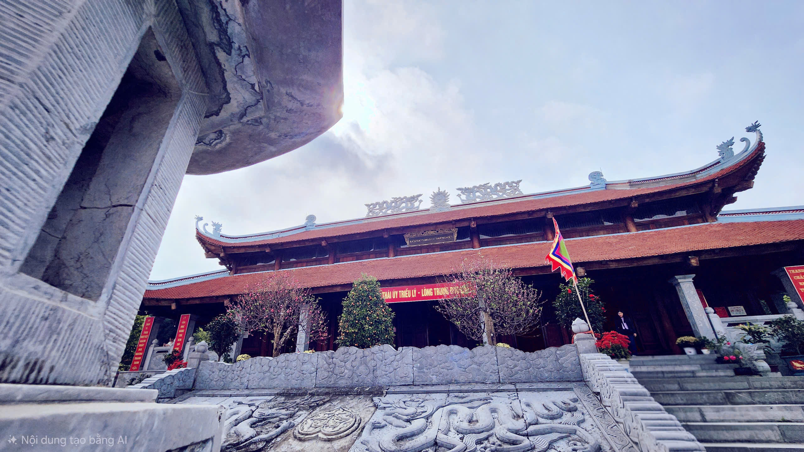 Đầu xu&acirc;n thăm đền thờ L&yacute; Thường Kiệt b&ecirc;n d&ograve;ng s&ocirc;ng Cầu lịch sử- Ảnh 8.