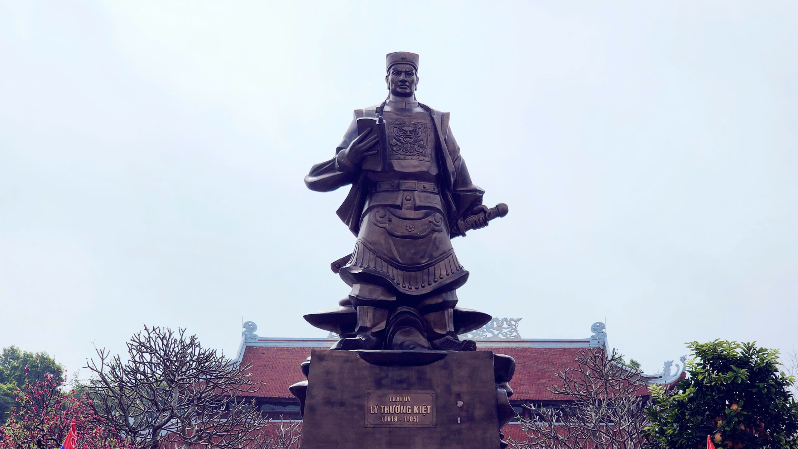 Đầu xu&acirc;n thăm đền thờ L&yacute; Thường Kiệt b&ecirc;n d&ograve;ng s&ocirc;ng Cầu lịch sử- Ảnh 34.