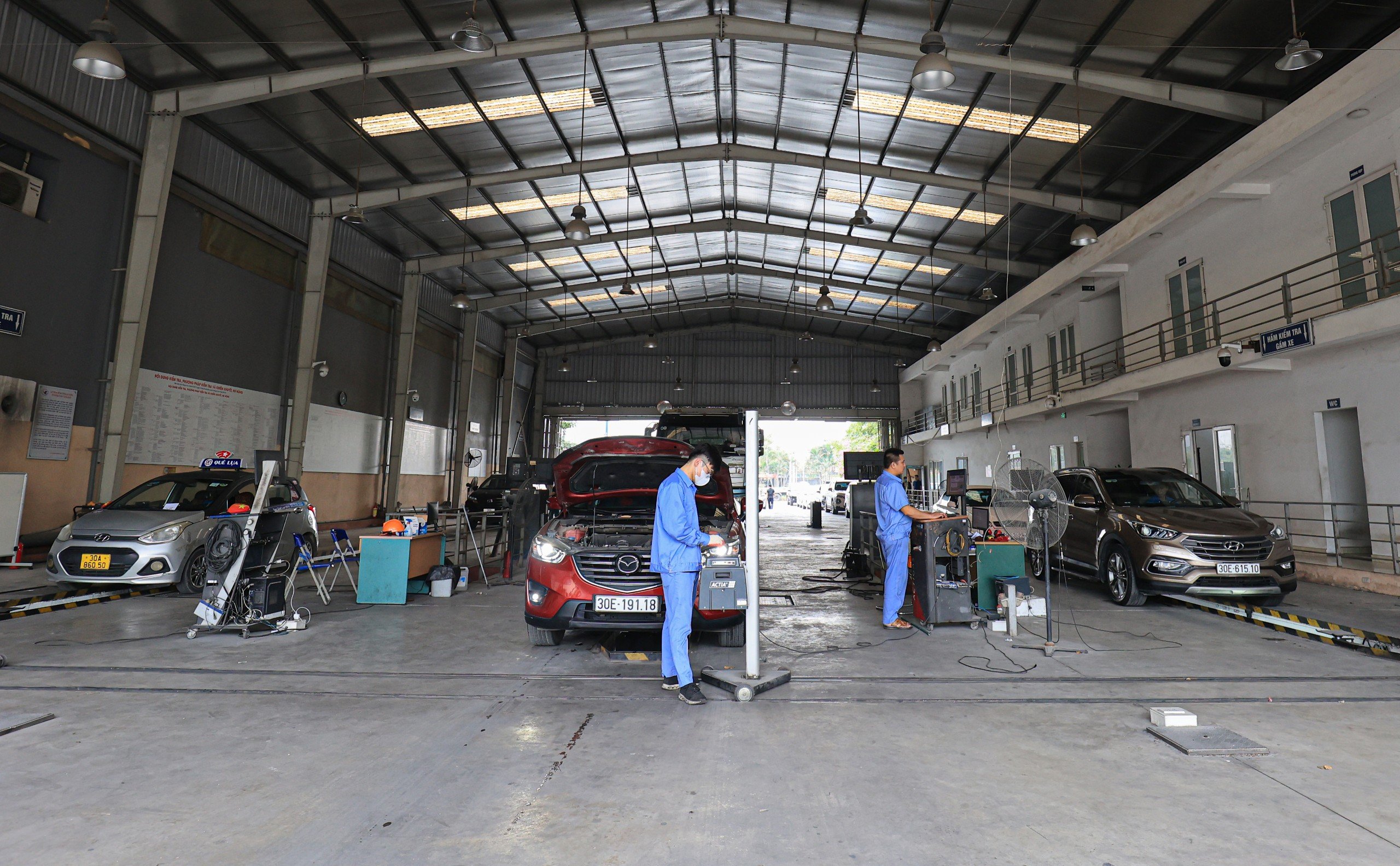 R&agrave; so&aacute;t thiết bị, chạy thử phần mềm trước khi cấp đăng kiểm điện tử to&agrave;n quốc- Ảnh 1.