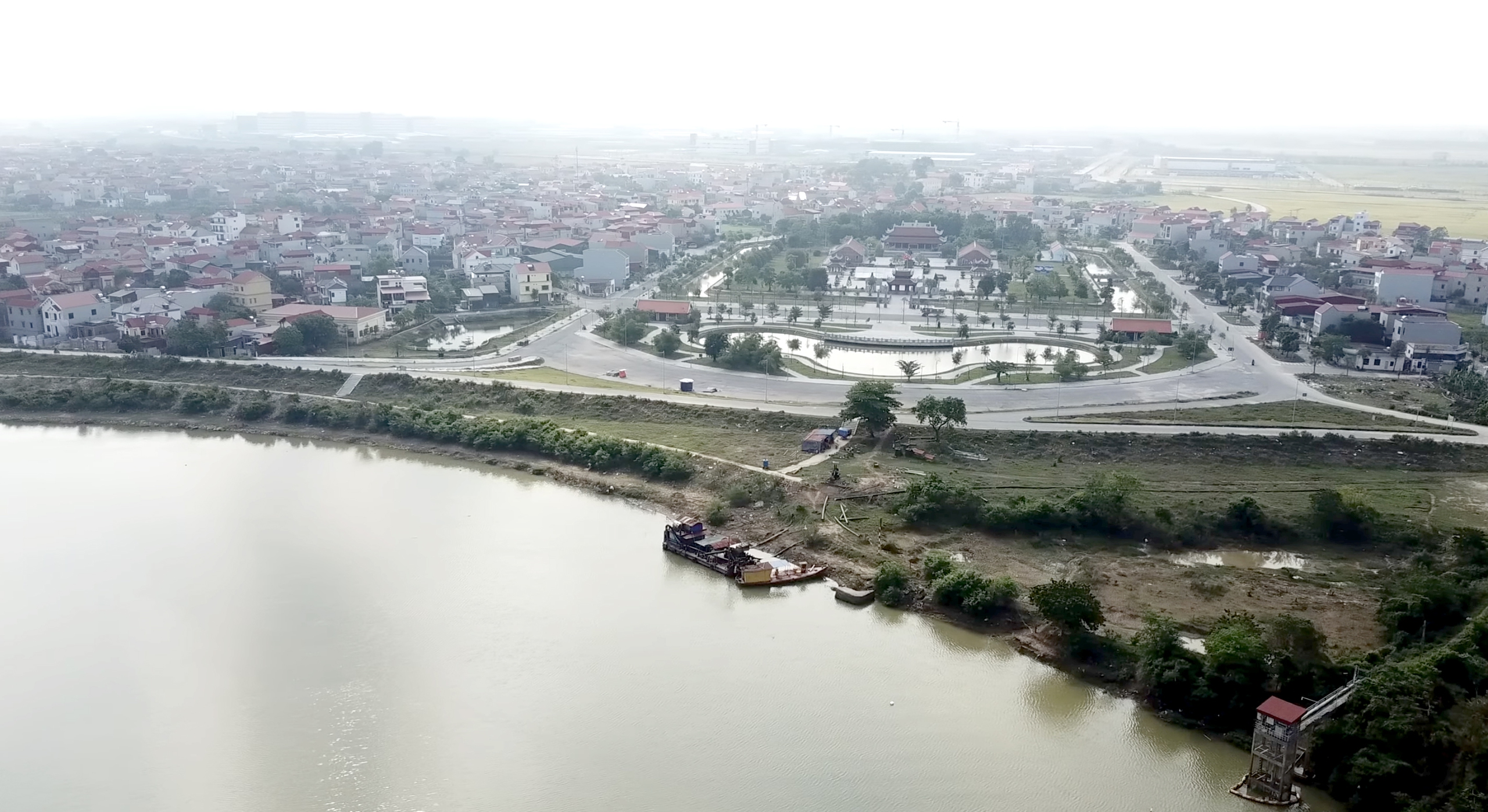 Đầu xu&acirc;n thăm đền thờ L&yacute; Thường Kiệt b&ecirc;n d&ograve;ng s&ocirc;ng Cầu lịch sử- Ảnh 9.