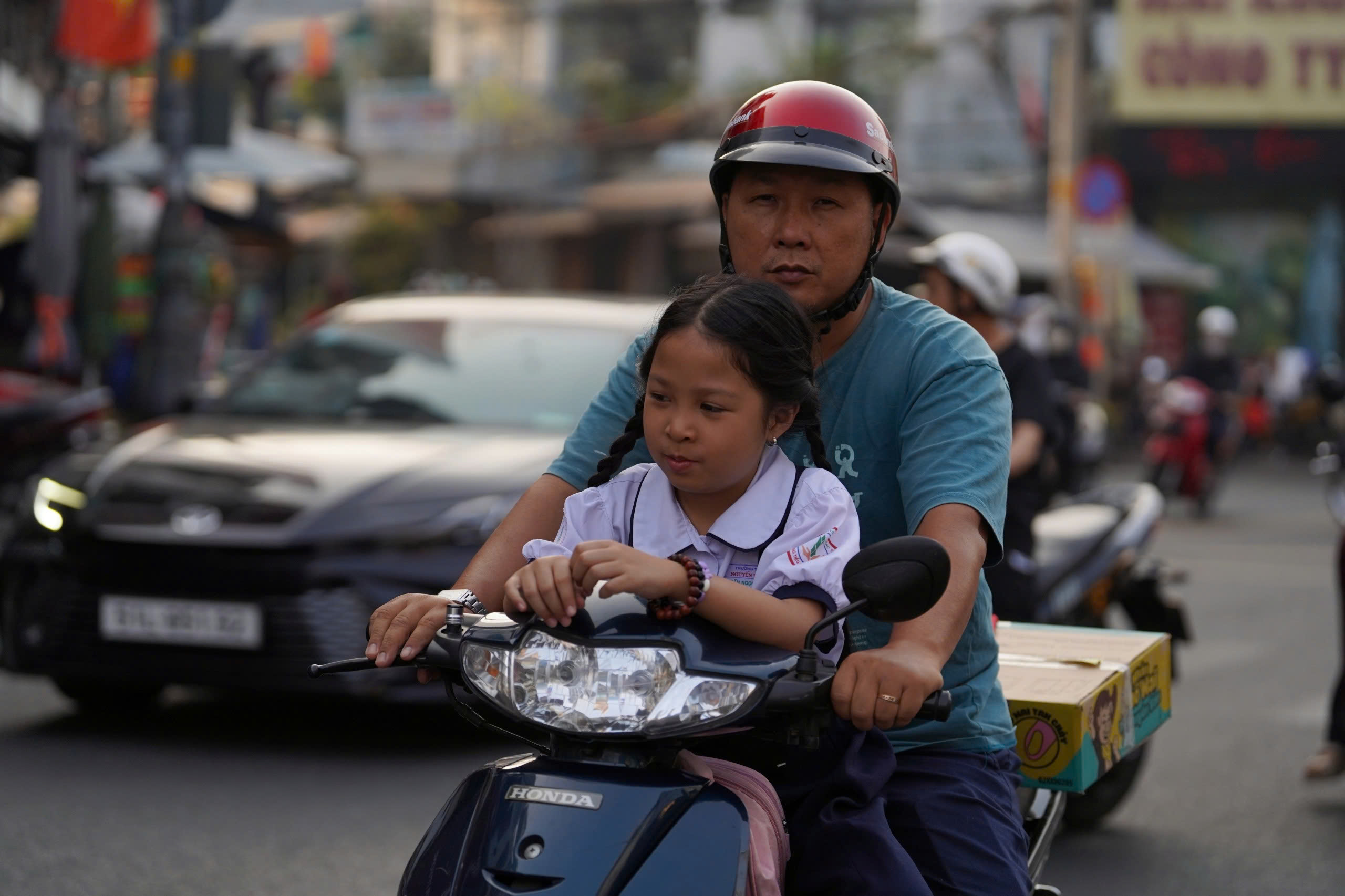 Giao th&ocirc;ng TP.HCM &ldquo;dễ thở&rdquo; trong ng&agrave;y đầu l&agrave;m việc sau kỳ nghỉ Tết- Ảnh 6.