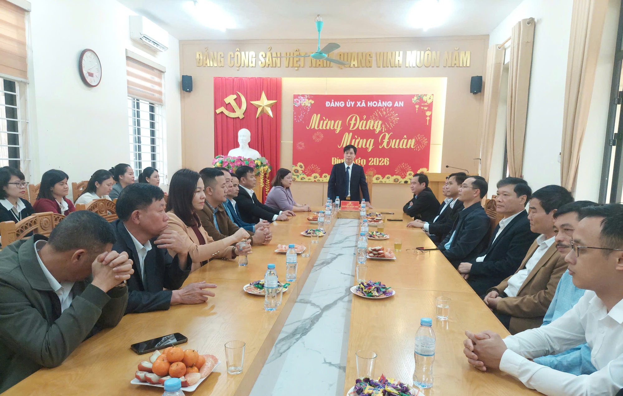 Phú Thọ, Hải Phòng tuân thủ kỷ cương hành chính ngay ngày làm việc sau Tết- Ảnh 1. Phú Thọ, Hải Phòng tuân thủ kỷ cương hành chính ngay ngày làm việc sau Tết- Ảnh 1.