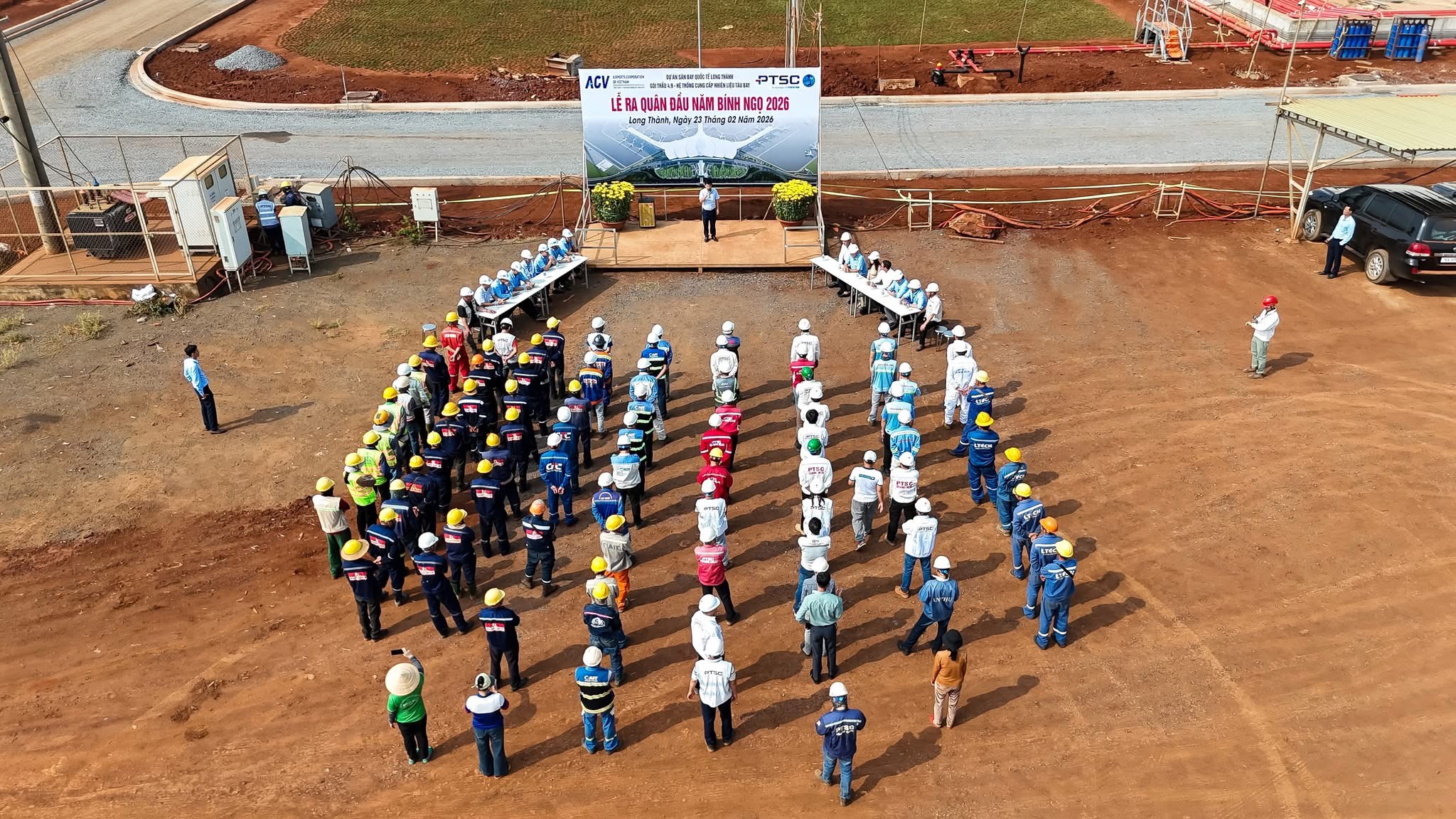 Rộn r&agrave;ng, hối hả tr&ecirc;n đại c&ocirc;ng trường s&acirc;n bay Long Th&agrave;nh- Ảnh 10.