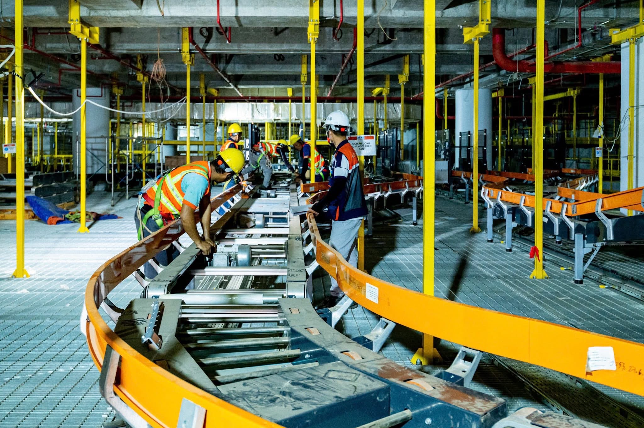 Rộn r&agrave;ng, hối hả tr&ecirc;n đại c&ocirc;ng trường s&acirc;n bay Long Th&agrave;nh- Ảnh 5.