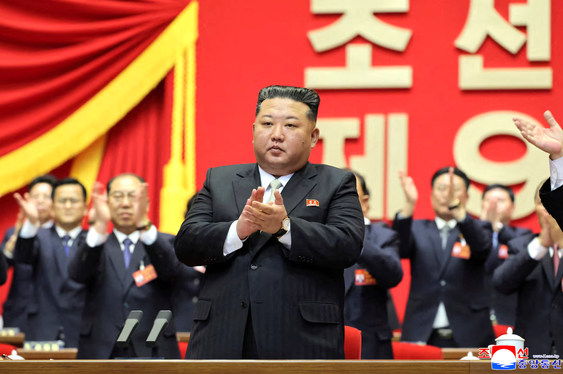 &Ocirc;ng Kim Jong Un t&aacute;i đắc cử Tổng B&iacute; thư Đảng Lao động Triều Ti&ecirc;n- Ảnh 1.