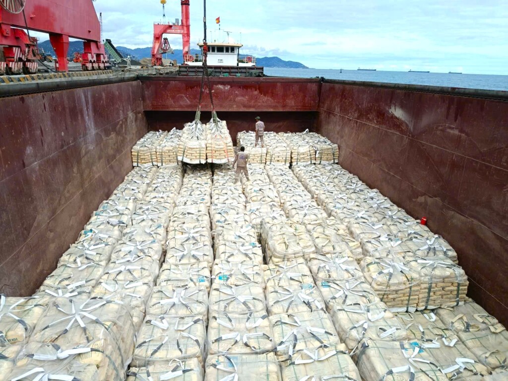 Doanh nghiệp vật liệu tư nhân kỳ vọng môi trường kinh doanh minh bạch, thông thoáng- Ảnh 7. Doanh nghiệp vật liệu tư nhân kỳ vọng môi trường kinh doanh minh bạch, thông thoáng- Ảnh 7.
