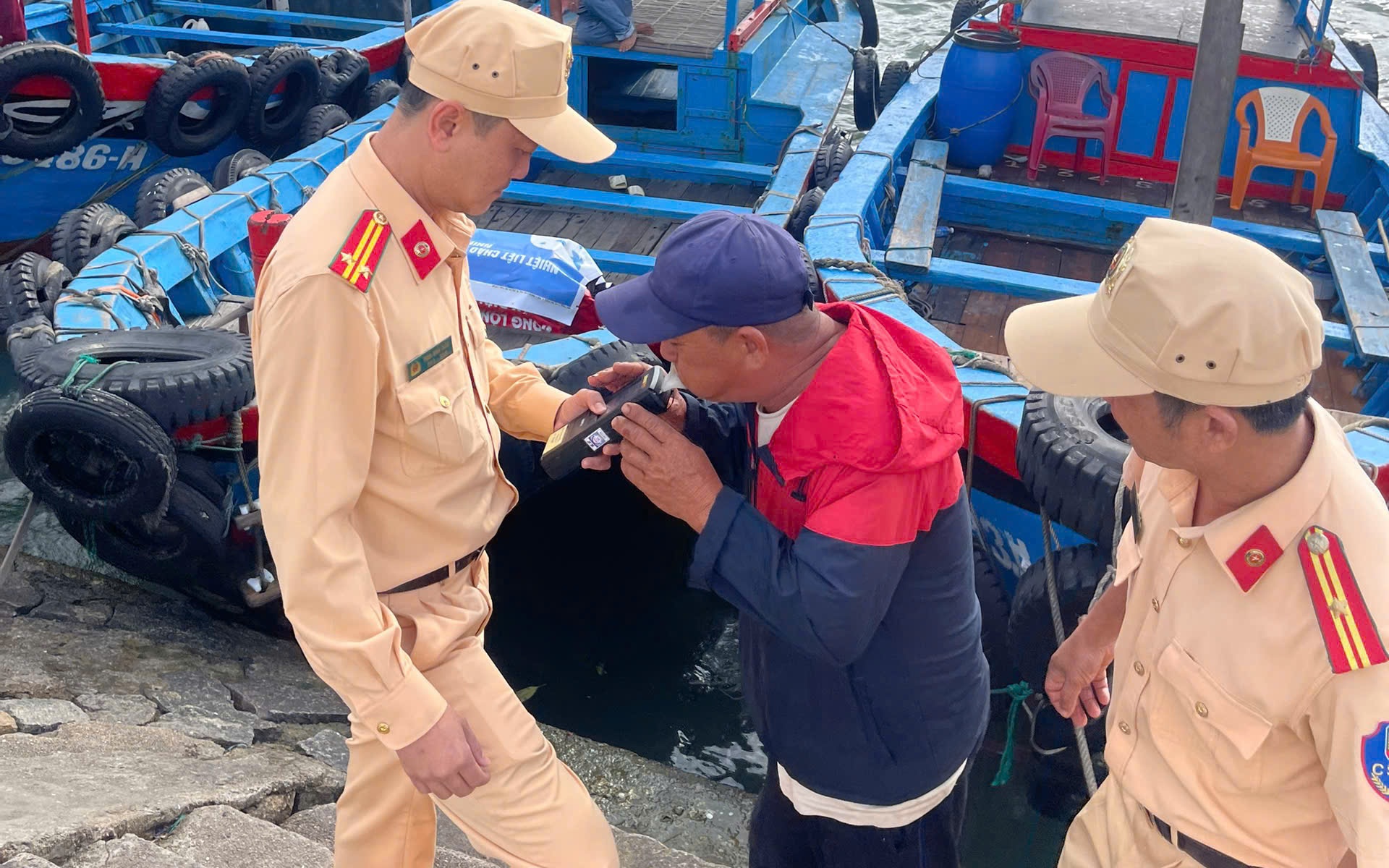 Gia Lai: Siết chặt ATGT đường thuỷ sau c&aacute;c vụ tai nạn lật t&agrave;u, thuyền tr&ecirc;n cả nước