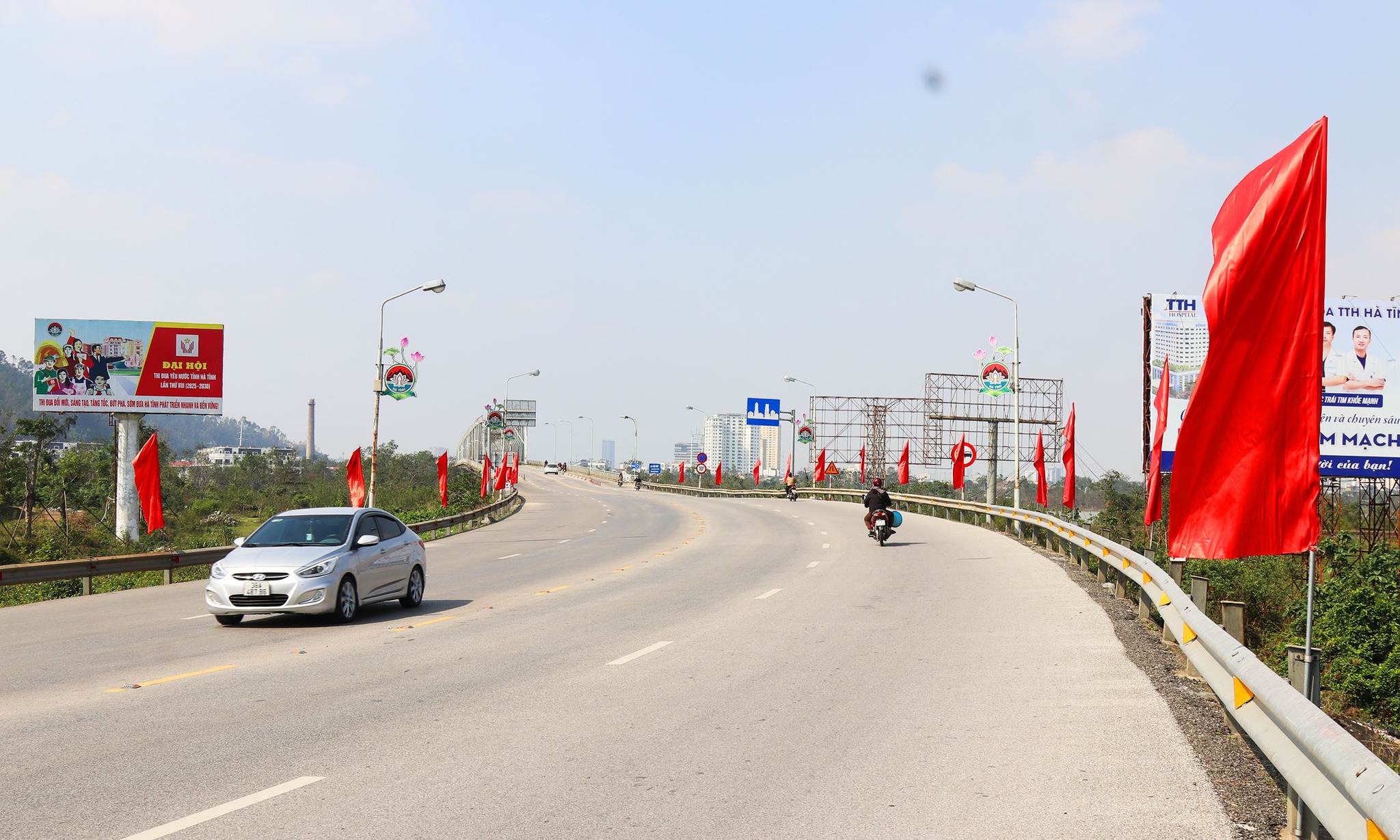 H&agrave; Tĩnh: Đường qu&ecirc; rợp sắc hoa, đời sống người d&acirc;n đổi thay nhờ x&acirc;y dựng n&ocirc;ng th&ocirc;n mới- Ảnh 4.