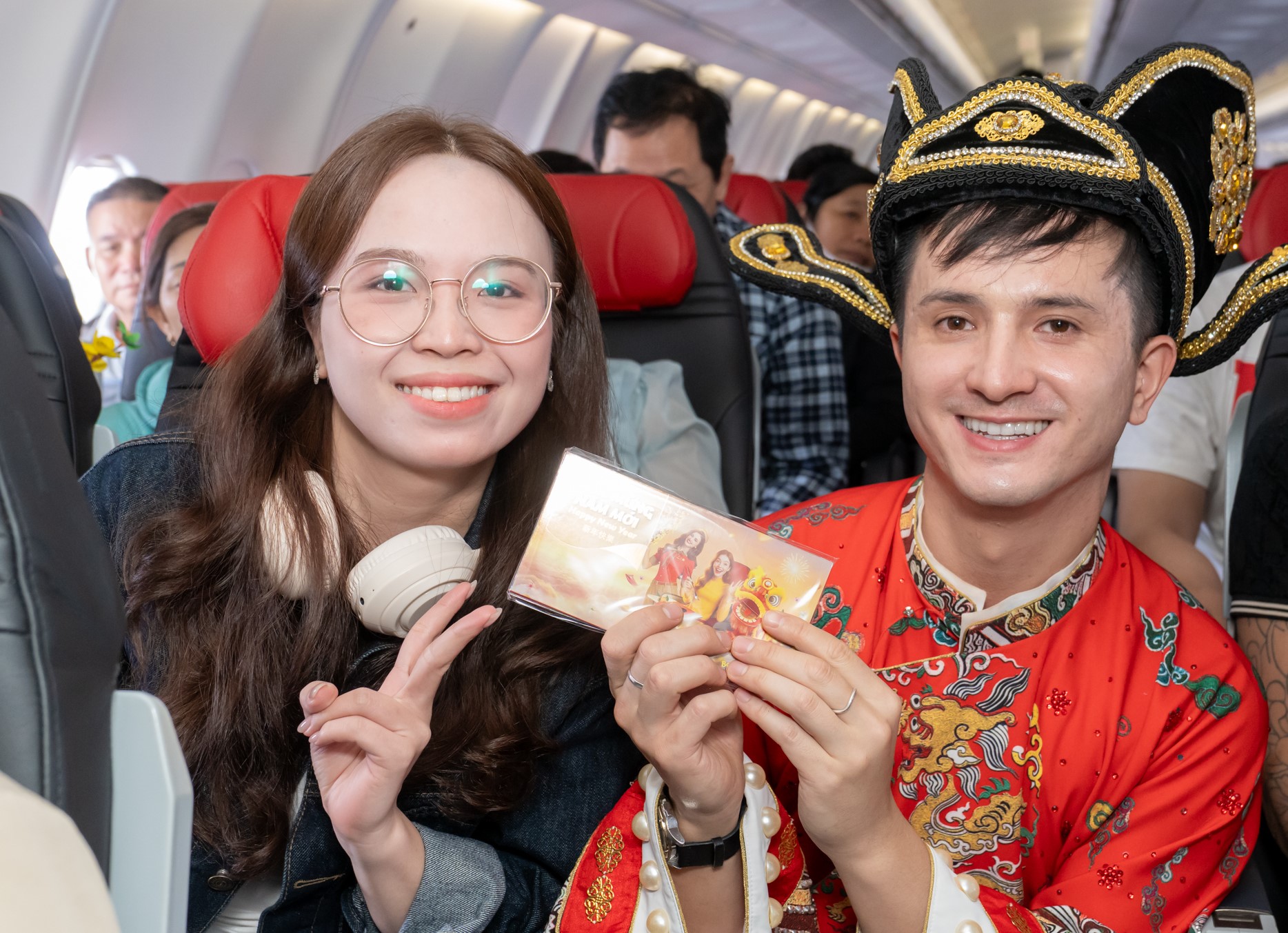 Đ&oacute;n T&aacute;o qu&acirc;n c&ugrave;ng Vietjet tr&ecirc;n những chuyến bay ngập tr&agrave;n kh&ocirc;ng kh&iacute; Tết- Ảnh 5.