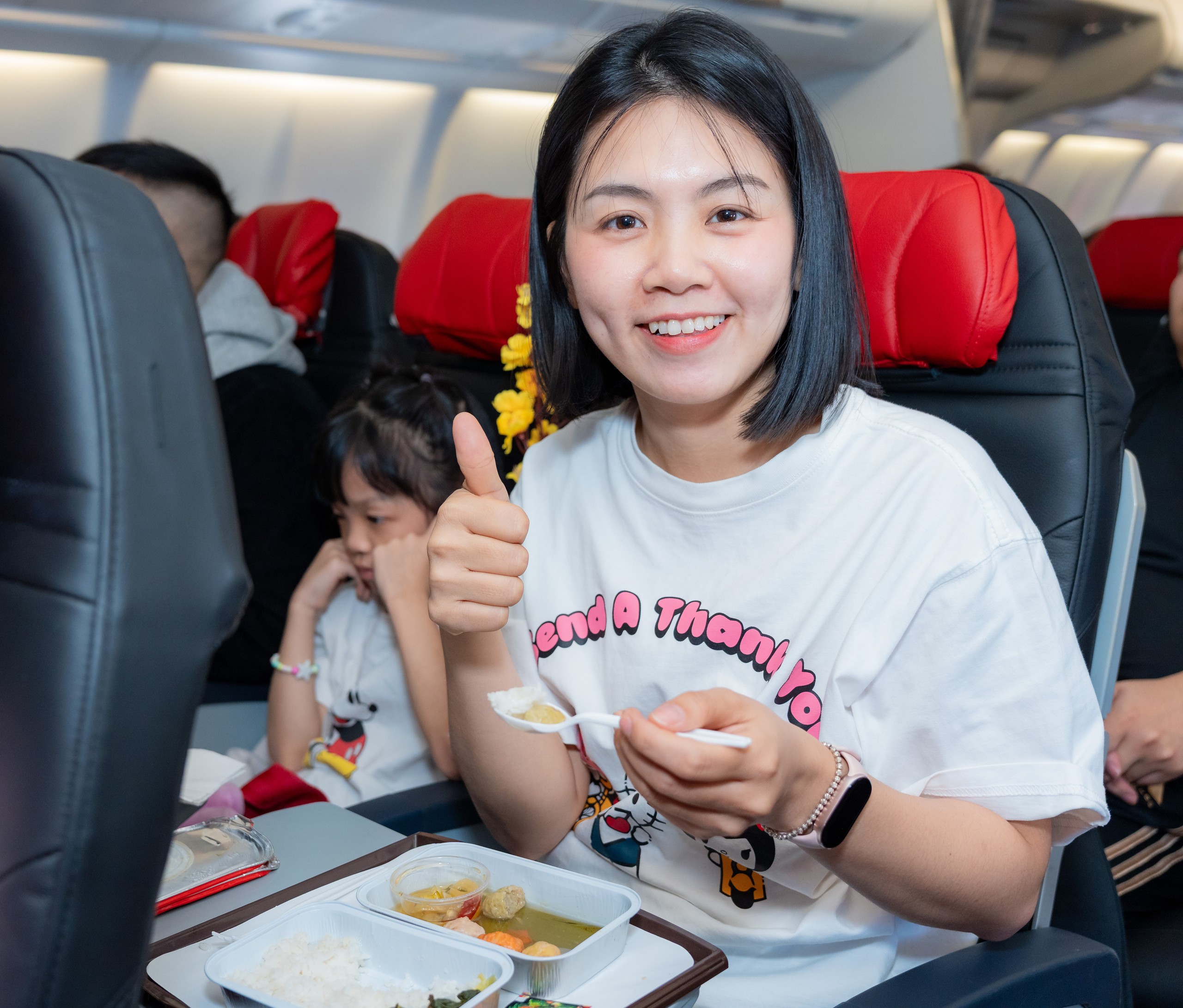 Đ&oacute;n T&aacute;o qu&acirc;n c&ugrave;ng Vietjet tr&ecirc;n những chuyến bay ngập tr&agrave;n kh&ocirc;ng kh&iacute; Tết- Ảnh 8.