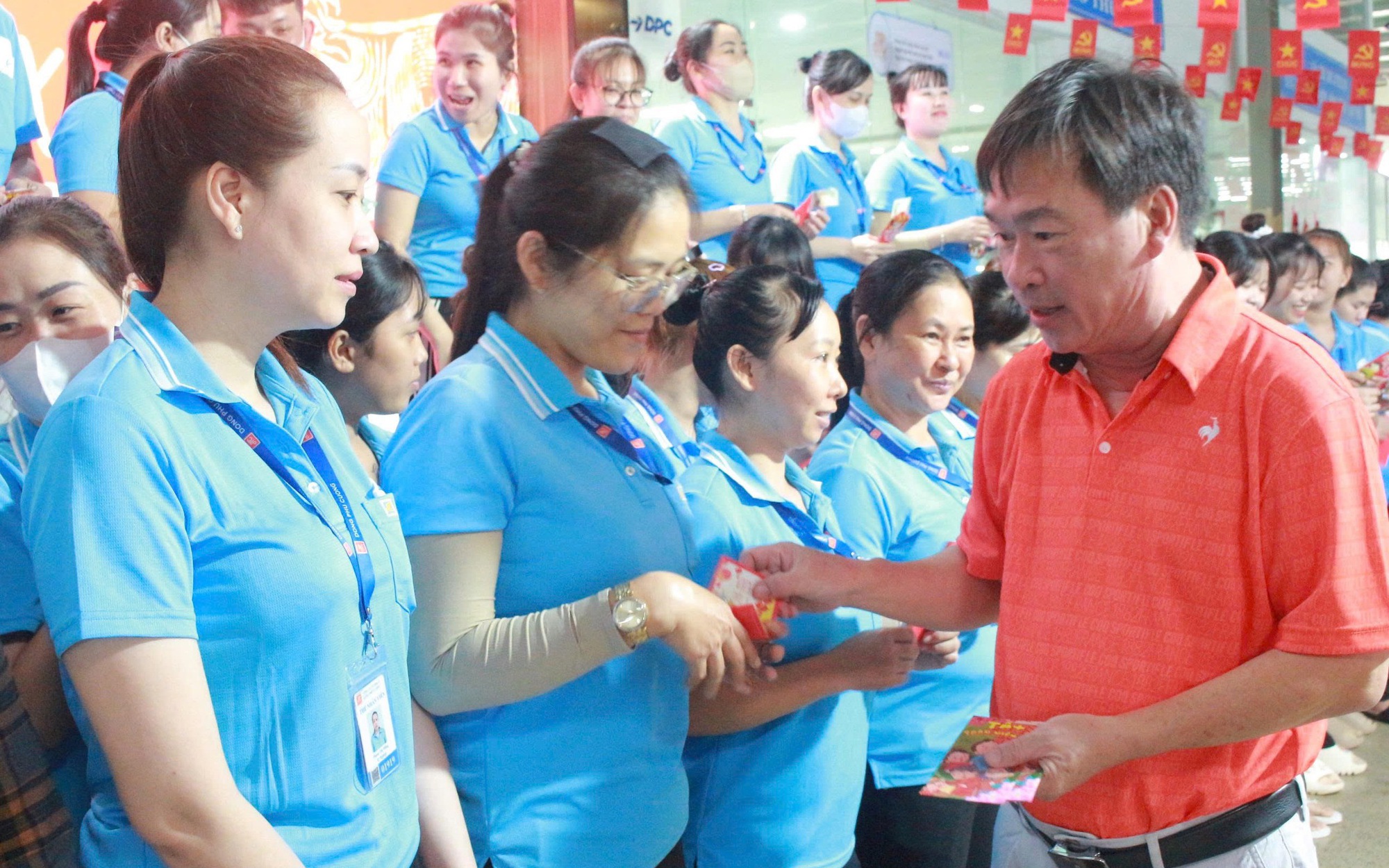 Đồng Nai: 99% lao động trở lại l&agrave;m việc, doanh nghiệp chi h&agrave;ng chục tỷ đồng l&igrave; x&igrave; đầu xu&acirc;n