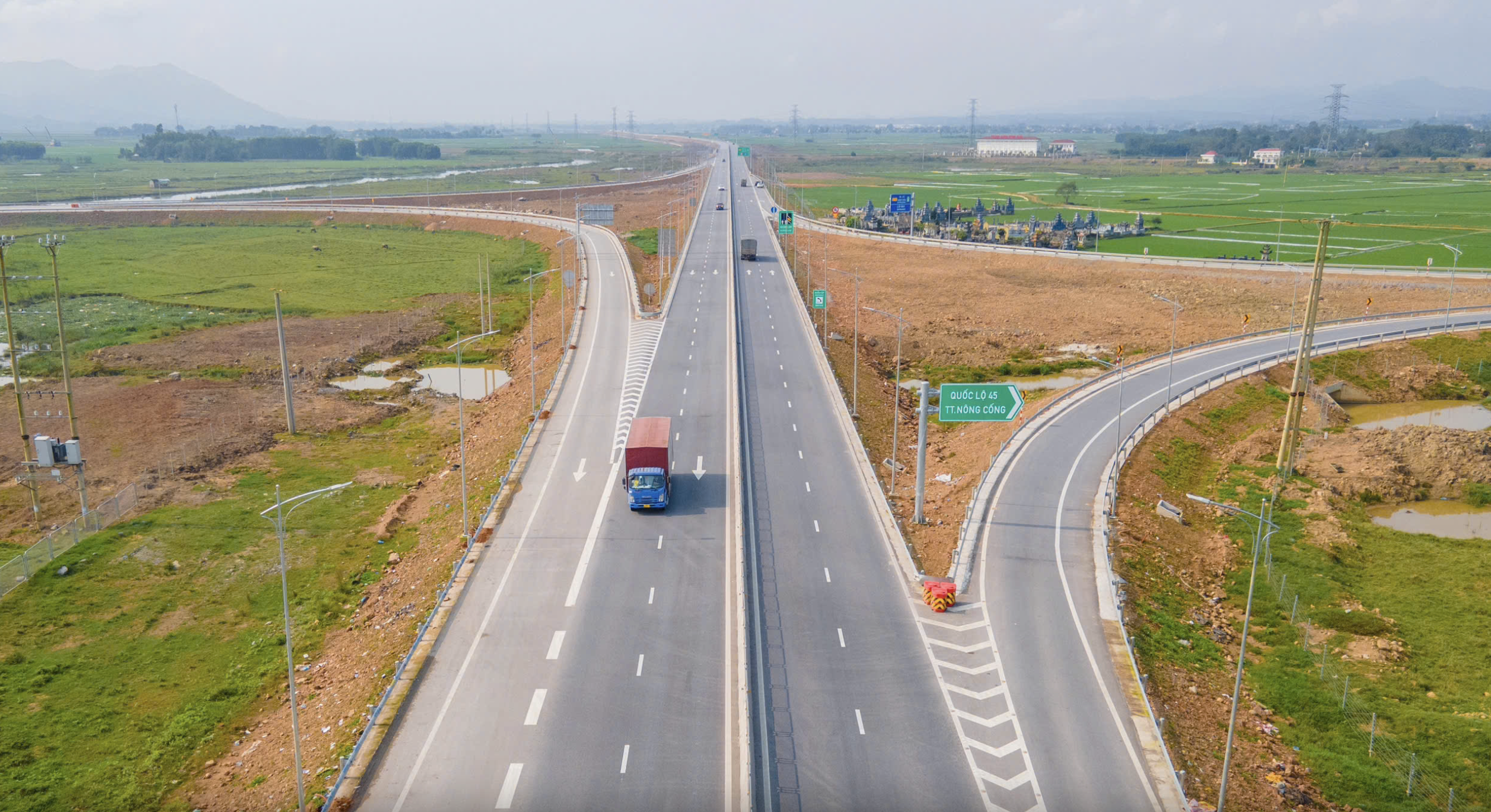 Bộ Xây dựng quyết tâm giải ngân trên 95% vốn đầu tư công năm 2026- Ảnh 1. Bộ Xây dựng quyết tâm giải ngân trên 95% vốn đầu tư công năm 2026- Ảnh 1.