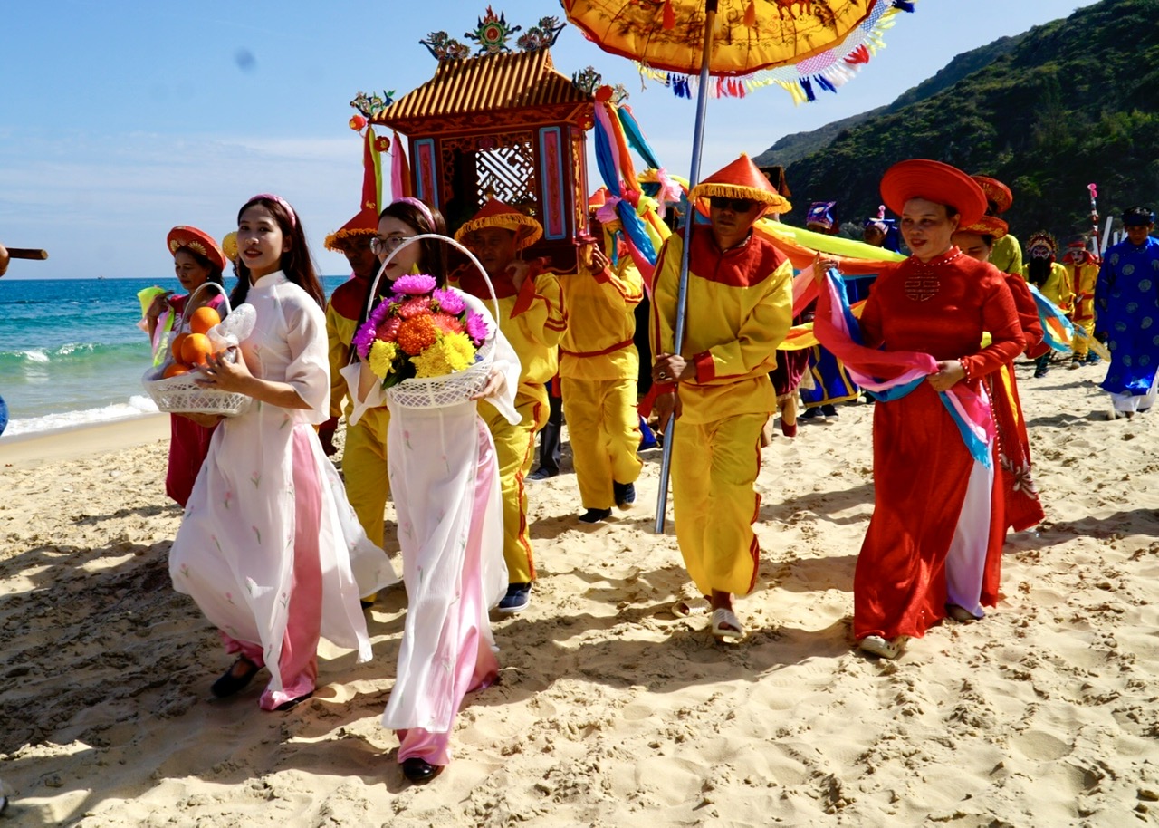 Gia Lai: G&igrave;n giữ hồn biển từ Lễ hội cầu ngư Vạn Đầm Xương L&yacute;- Ảnh 9.