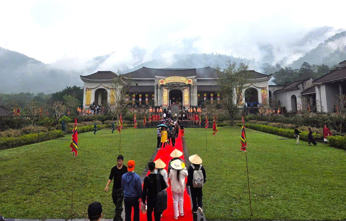 Y&ecirc;n Tử khai hội Xu&acirc;n 2026: Từ Di sản thế giới đến h&agrave;nh tr&igrave;nh lan tỏa gi&aacute; trị d&acirc;n tộc- Ảnh 1.