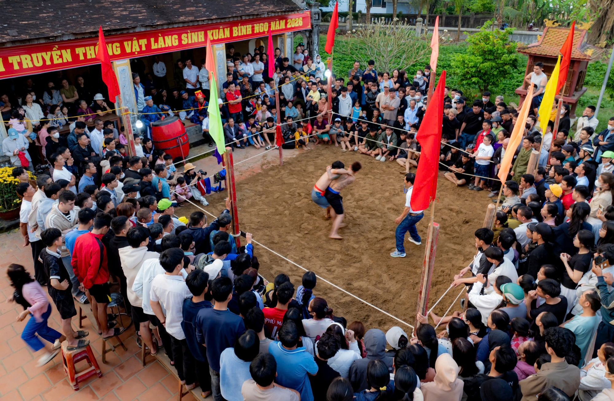 Tưng bừng hội vật truyền thống l&agrave;ng S&igrave;nh hơn 200 năm ở Huế- Ảnh 10.