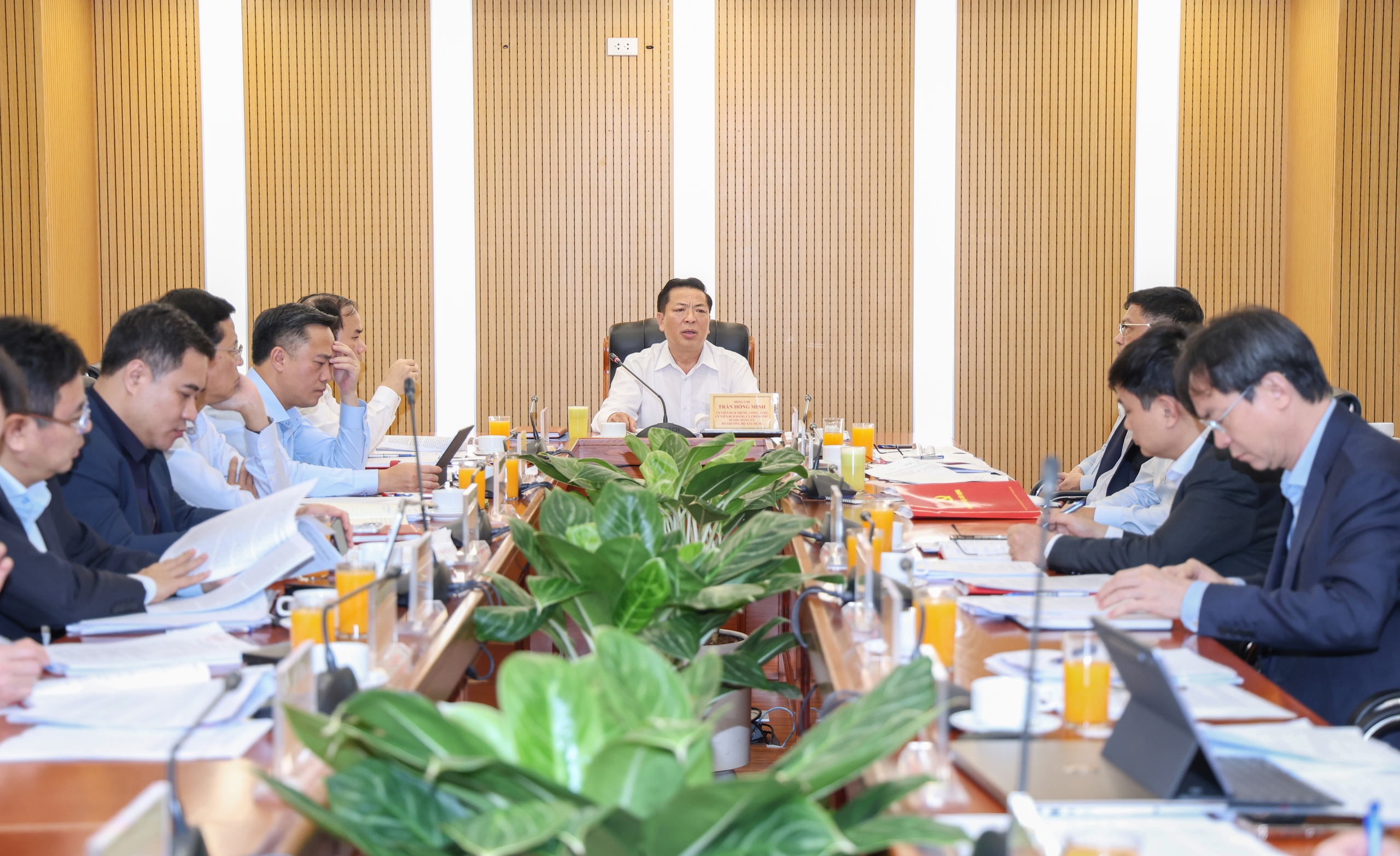 Ban Thường vụ Đảng ủy Bộ Xây dựng quyết liệt chỉ đạo nhiệm vụ chính trị tháng 3/2026- Ảnh 2. Ban Thường vụ Đảng ủy Bộ Xây dựng quyết liệt chỉ đạo nhiệm vụ chính trị tháng 3/2026- Ảnh 2.