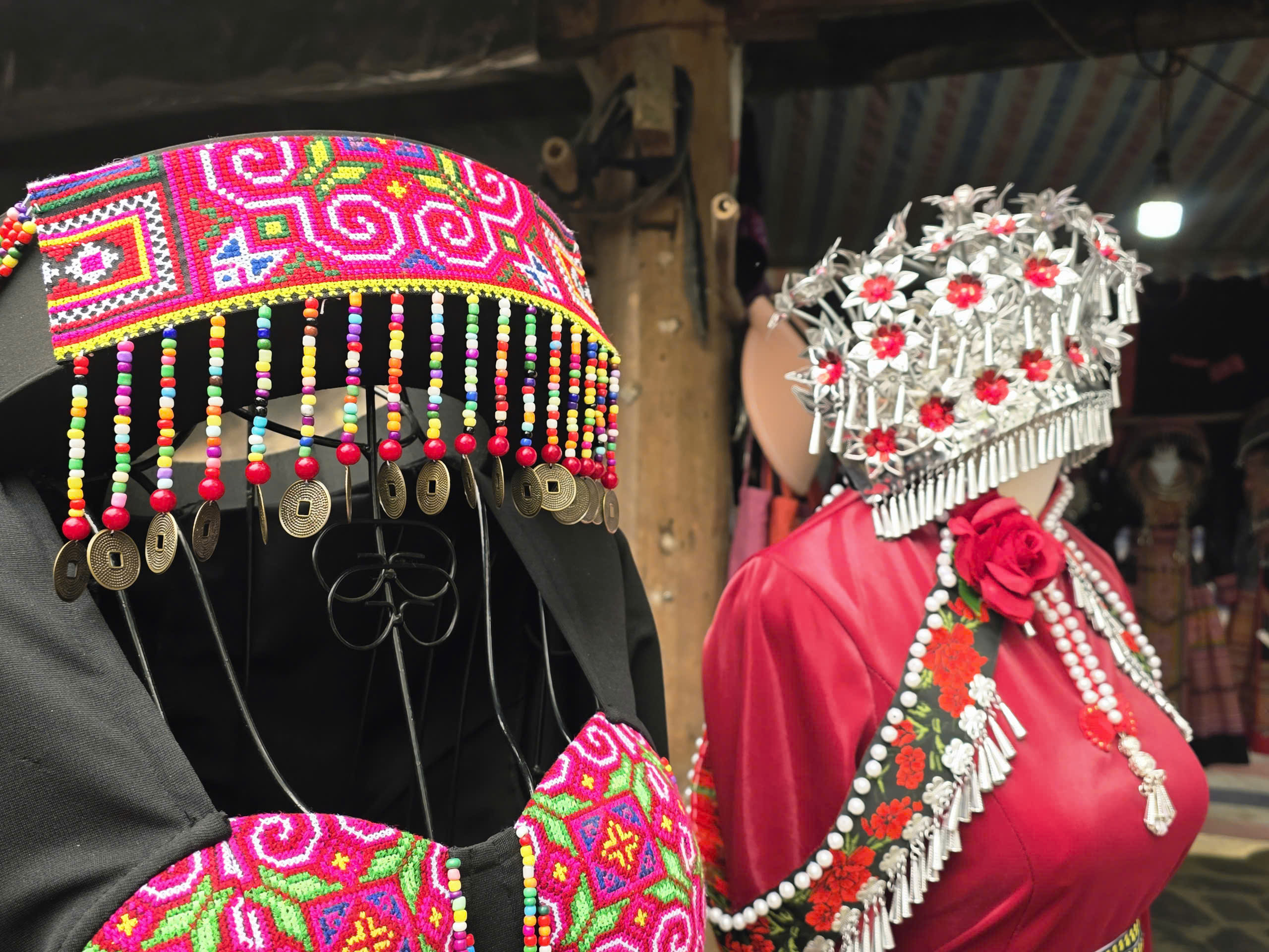 Độc đ&aacute;o phi&ecirc;n chợ v&ugrave;ng cao Sin Suối Hồ h&uacute;t kh&aacute;ch du lịch- Ảnh 13.