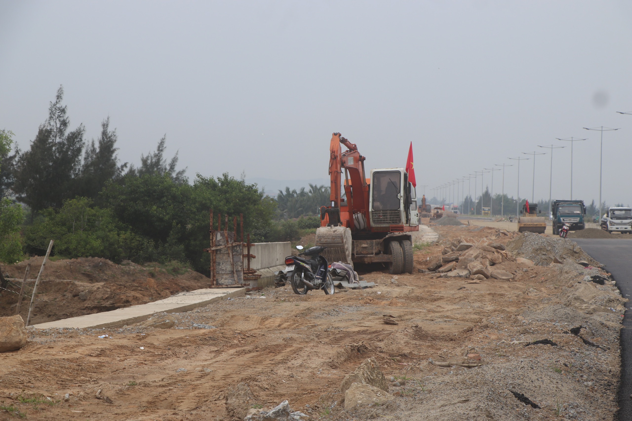 Đà Nẵng tăng tốc bàn giao 3km dự án hoàn thiện đường ven biển 129- Ảnh 3. Đà Nẵng tăng tốc bàn giao 3km dự án hoàn thiện đường ven biển 129- Ảnh 3.