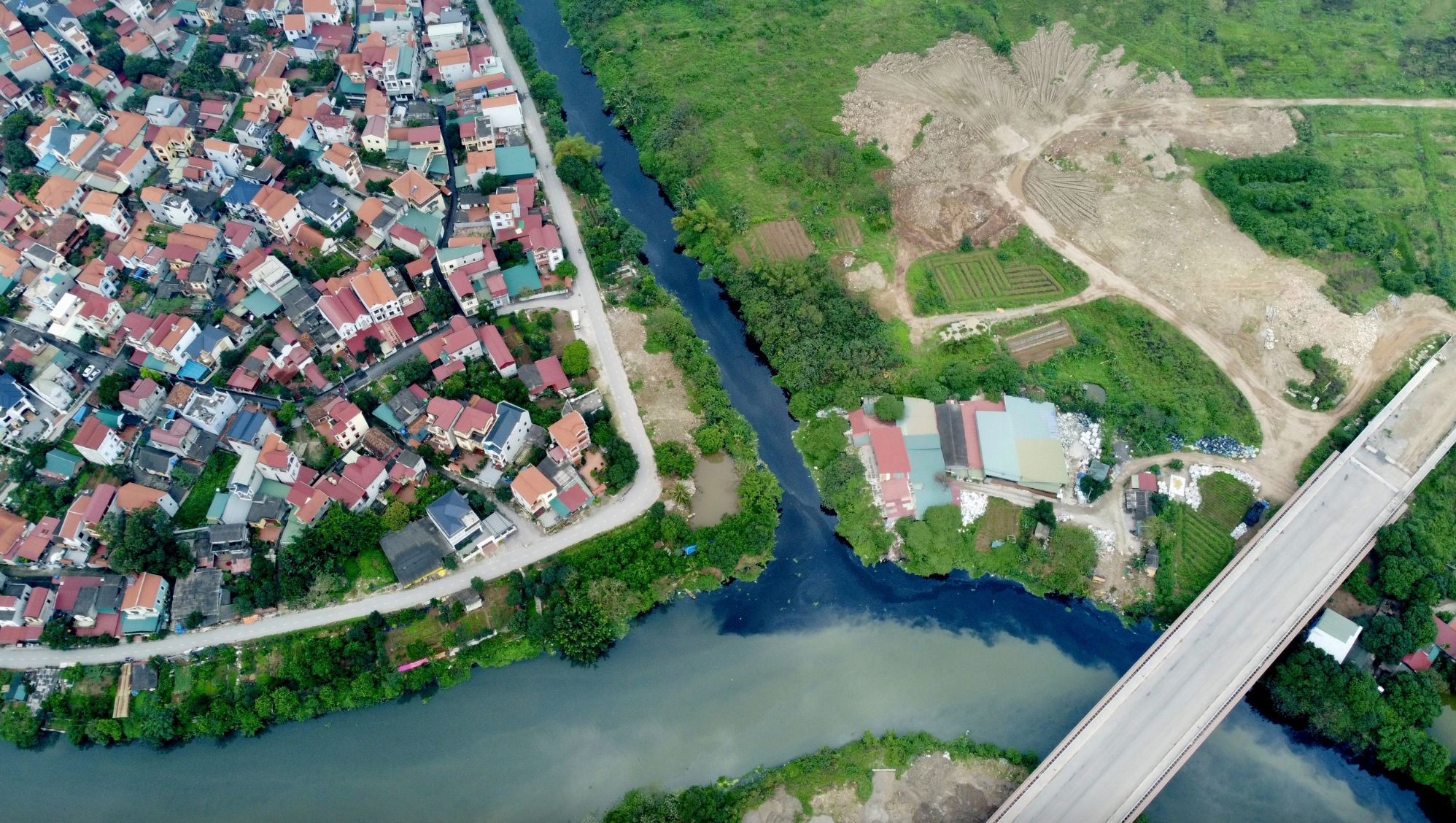 Đẩy nhanh "lọc nước" sông Bắc Hưng Hải- Ảnh 1. Đẩy nhanh "lọc nước" sông Bắc Hưng Hải- Ảnh 1.