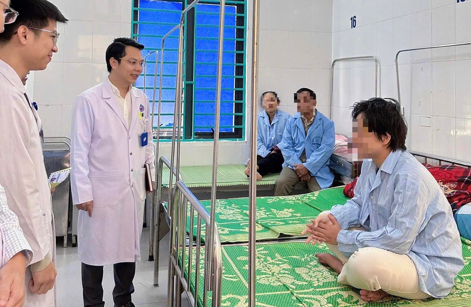 Chuyện ít biết về những "chiến sĩ áo trắng" thầm lặng nơi bệnh viện tâm thần- Ảnh 3. Chuyện ít biết về những "chiến sĩ áo trắng" thầm lặng nơi bệnh viện tâm thần- Ảnh 3.