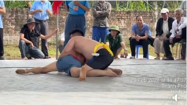 H&agrave; Nội: Người đ&agrave;n &ocirc;ng tử vong khi đấu vật ở lễ hội đầu xu&acirc;n- Ảnh 1.