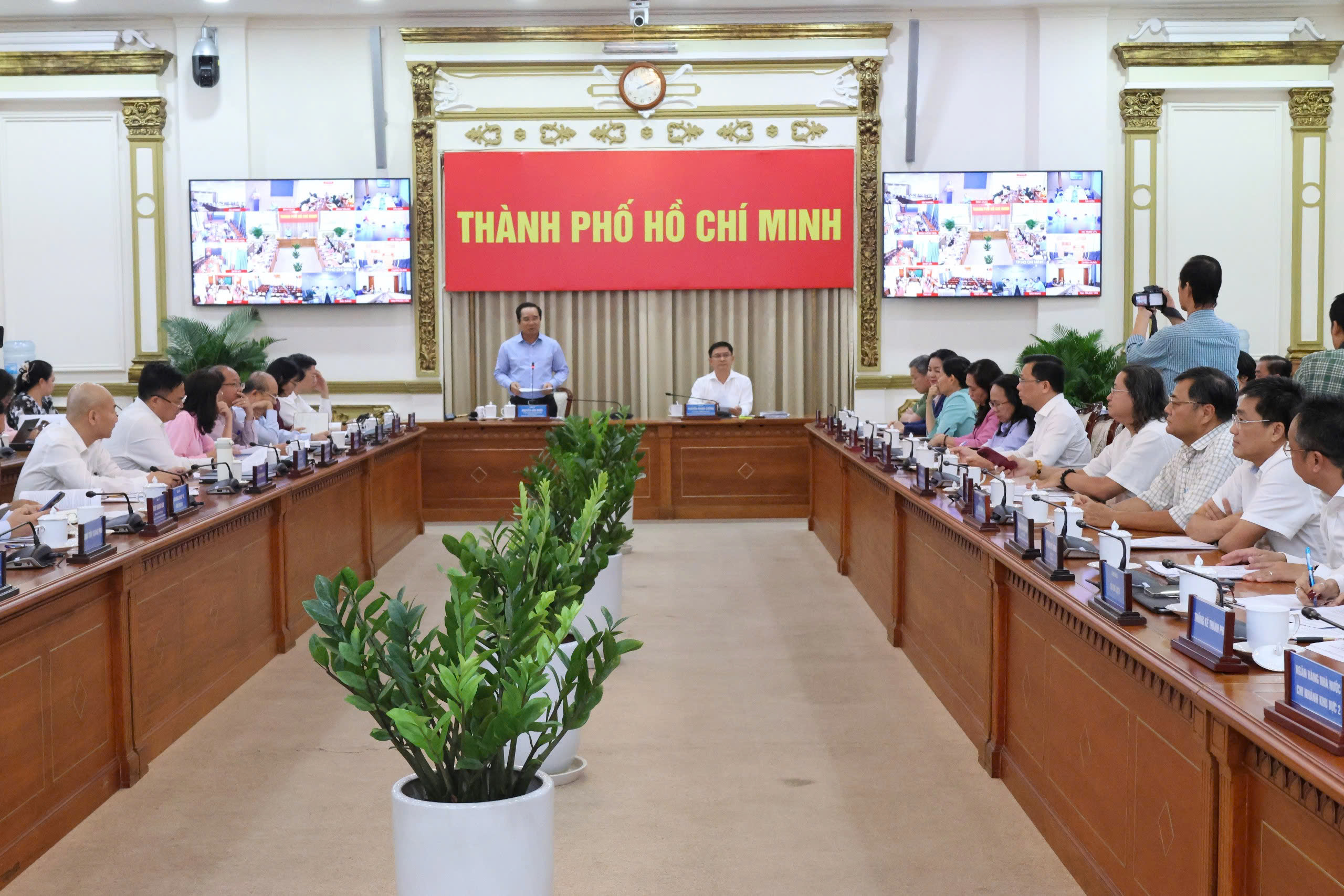 TP.HCM đặt kịch bản tăng trưởng tr&ecirc;n 10%: Hai qu&yacute; đầu năm phải đạt tối thiểu 10,3%- Ảnh 1.