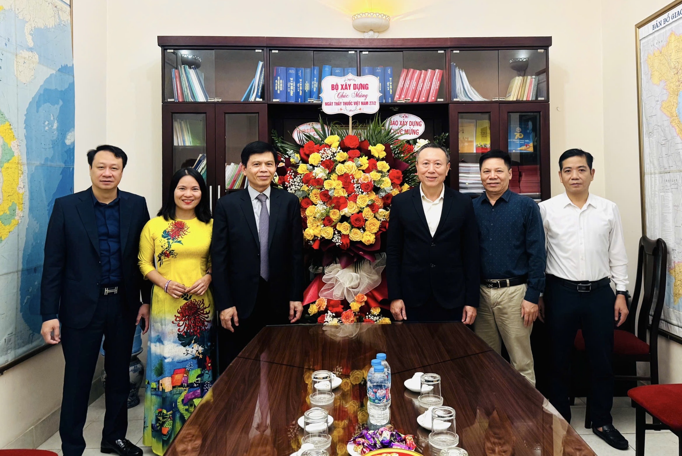 Thứ trưởng Lê Anh Tuấn chúc mừng Cục Y tế GTVT nhân Ngày Thầy thuốc Việt Nam- Ảnh 1. Thứ trưởng Lê Anh Tuấn chúc mừng Cục Y tế GTVT nhân Ngày Thầy thuốc Việt Nam- Ảnh 1.