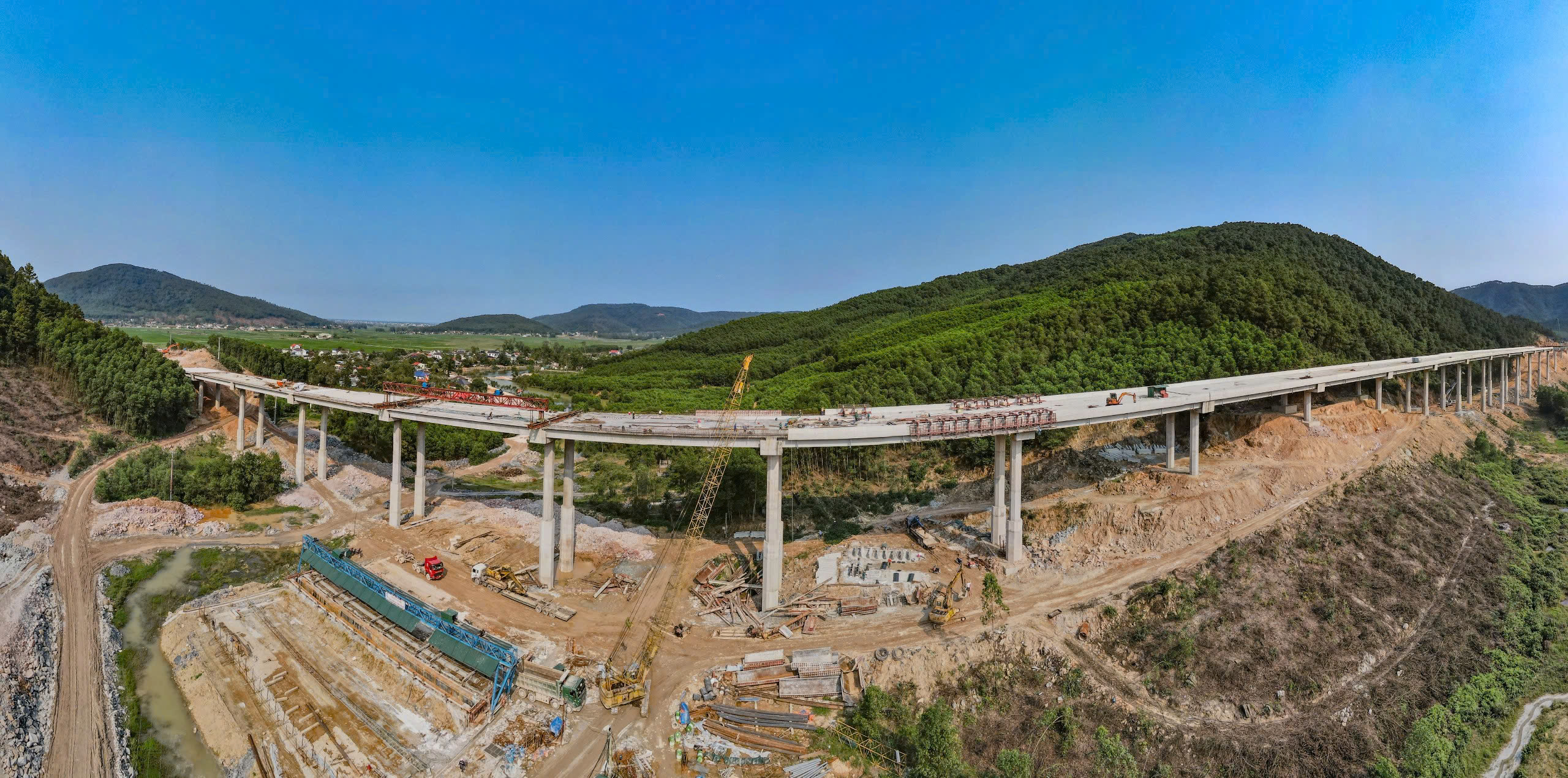 Bộ Xây dựng yêu cầu siết quản lý hoạt động đầu tư xây dựng, ngăn chặn lãng phí nguồn lực- Ảnh 3. Bộ Xây dựng yêu cầu siết quản lý hoạt động đầu tư xây dựng, ngăn chặn lãng phí nguồn lực- Ảnh 3.