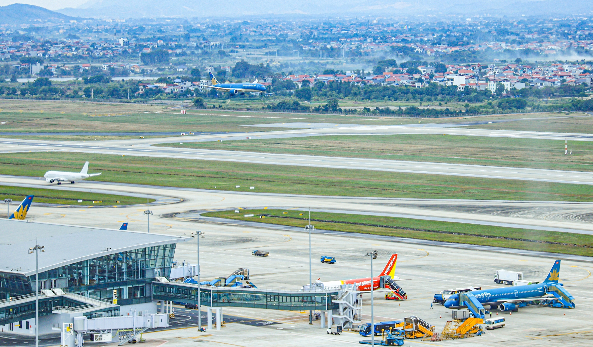 &Aacute;p dụng phương thức bay mới, Nội B&agrave;i giảm bay chờ, hạn chế hủy chuyến- Ảnh 1.