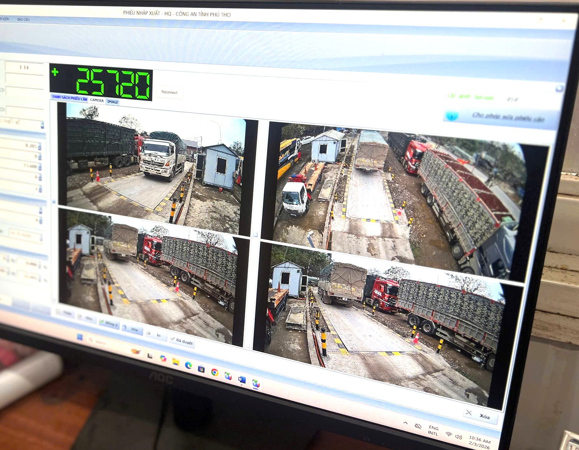 CSGT Ph&uacute; Thọ xử l&yacute; h&agrave;ng loạt t&agrave;i xế vi phạm tải trọng tr&ecirc;n QL6- Ảnh 3.