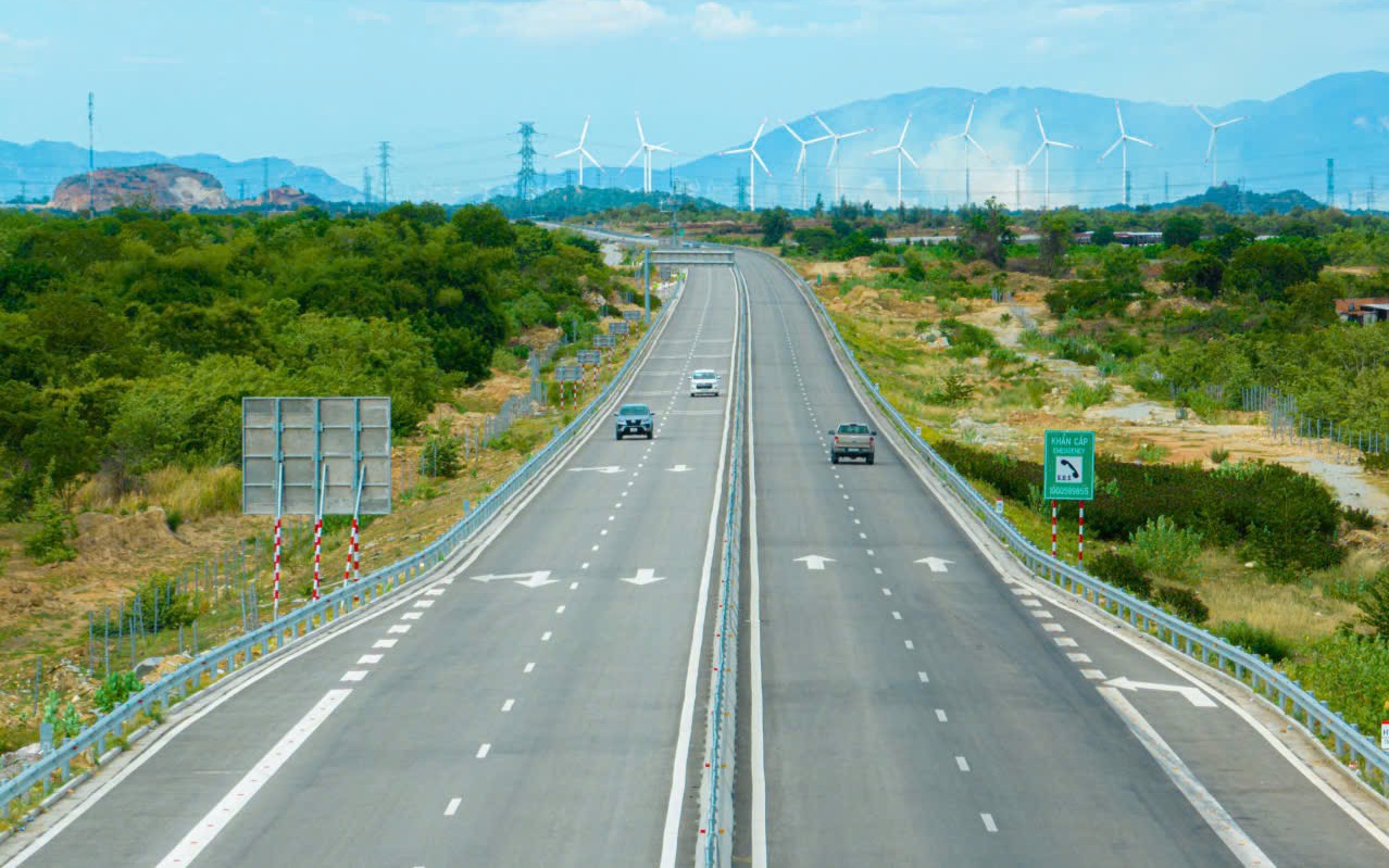 Chi tiết 36 tuyến cao tốc đầu tư tại ba khu vực Bắc - Trung - Nam đến năm 2050- Ảnh 2. Cần hơn 3,2 triệu tỷ đồng phát triển hệ thống đường bộ đến năm 2050