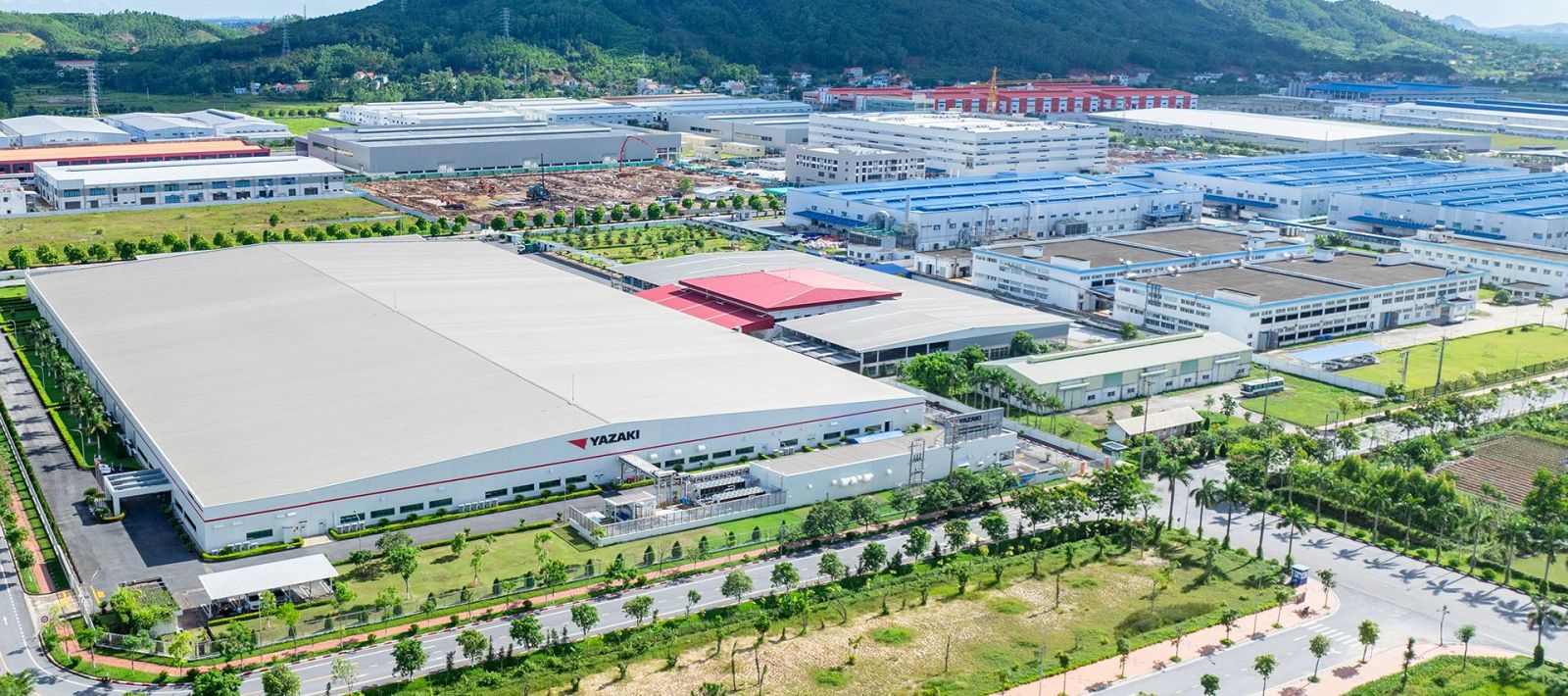 Viglacera trao tặng quà hỗ trợ người dân xã Hồng Sơn và Phúc Sơn (Hà Nội)- Ảnh 4. Viglacera trao tặng quà hỗ trợ người dân xã Hồng Sơn và Phúc Sơn (Hà Nội)- Ảnh 4.