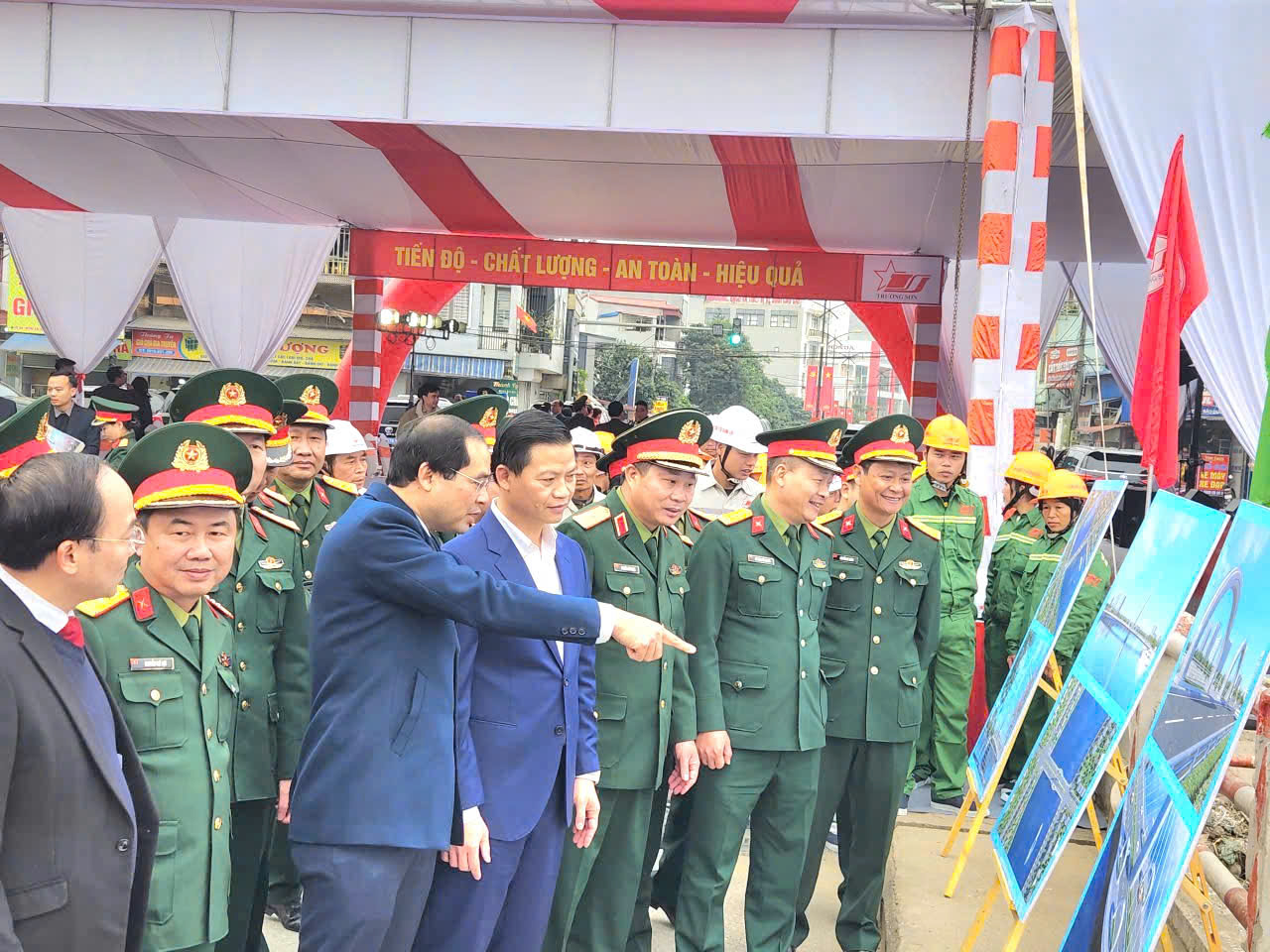 Th&aacute;i Nguy&ecirc;n: Khởi c&ocirc;ng cầu Gia Bảy mới để chống lũ- Ảnh 5.