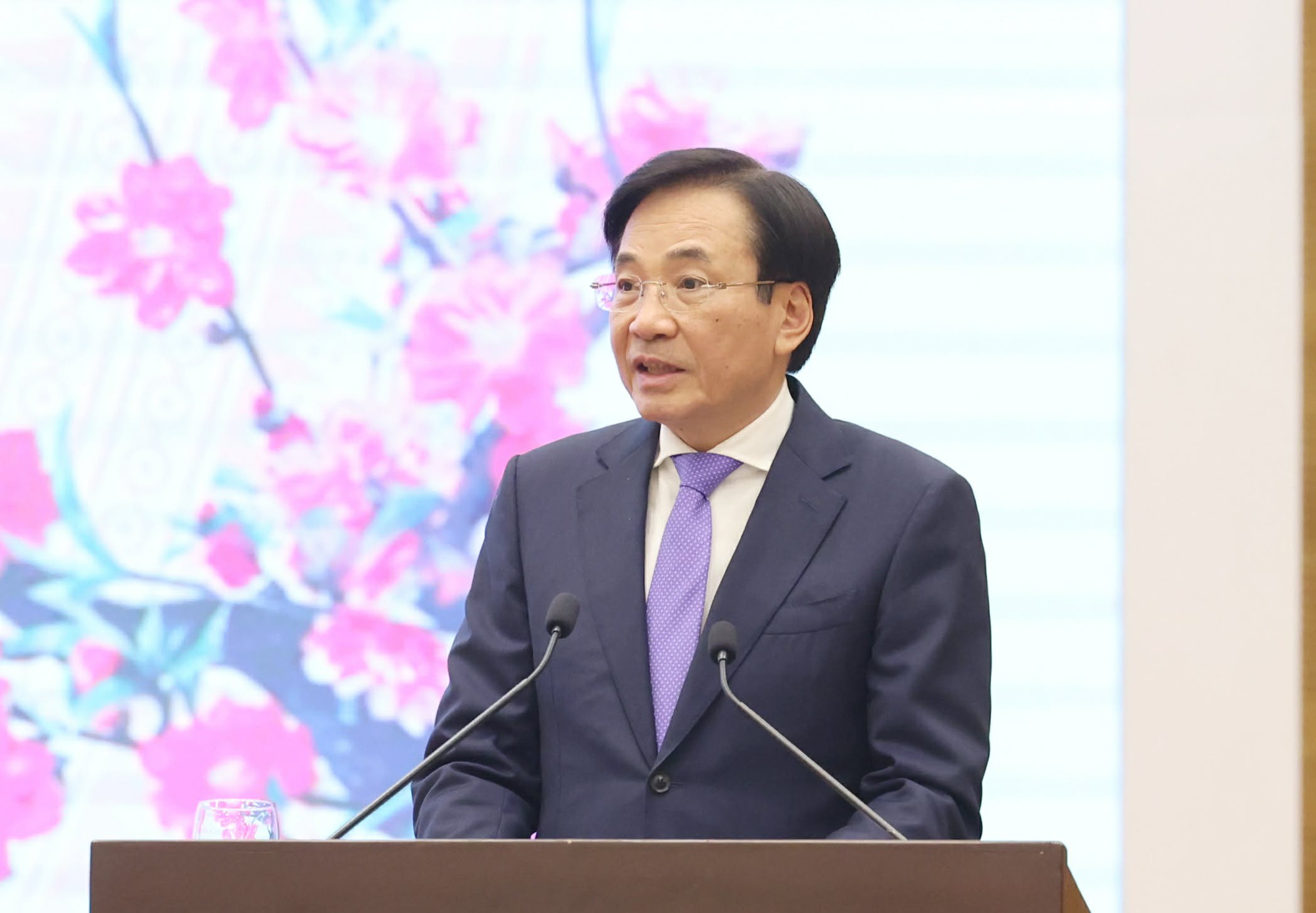 Siết quản l&yacute; an to&agrave;n thực phẩm, tăng cường bảo đảm trật tự an to&agrave;n giao th&ocirc;ng dịp Tết- Ảnh 1.