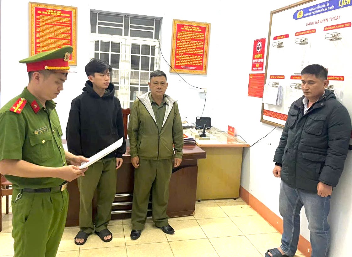 Khởi tố đối tượng sản xuất h&agrave;ng trăm tấn l&uacute;a giống giả b&aacute;n ra nhiều tỉnh, th&agrave;nh- Ảnh 1.