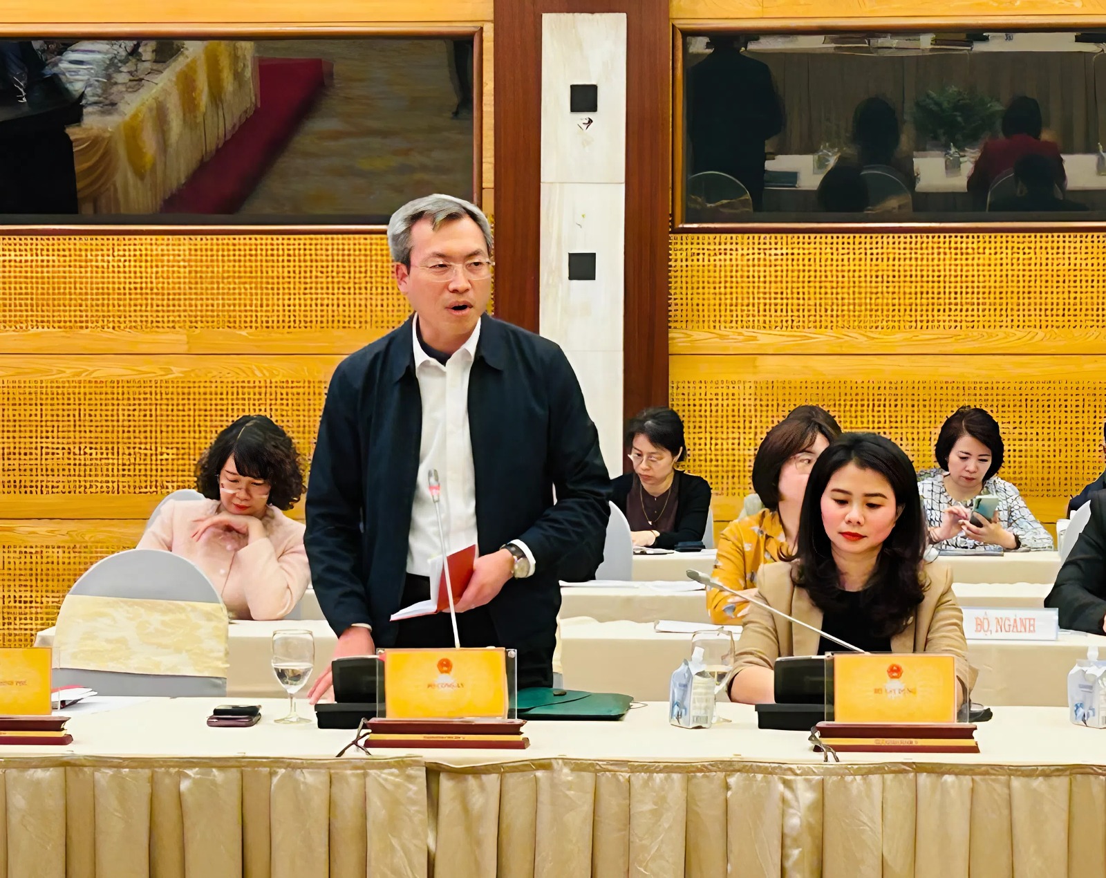 Siết quản l&yacute; an to&agrave;n thực phẩm, tăng cường bảo đảm trật tự an to&agrave;n giao th&ocirc;ng dịp Tết- Ảnh 4.