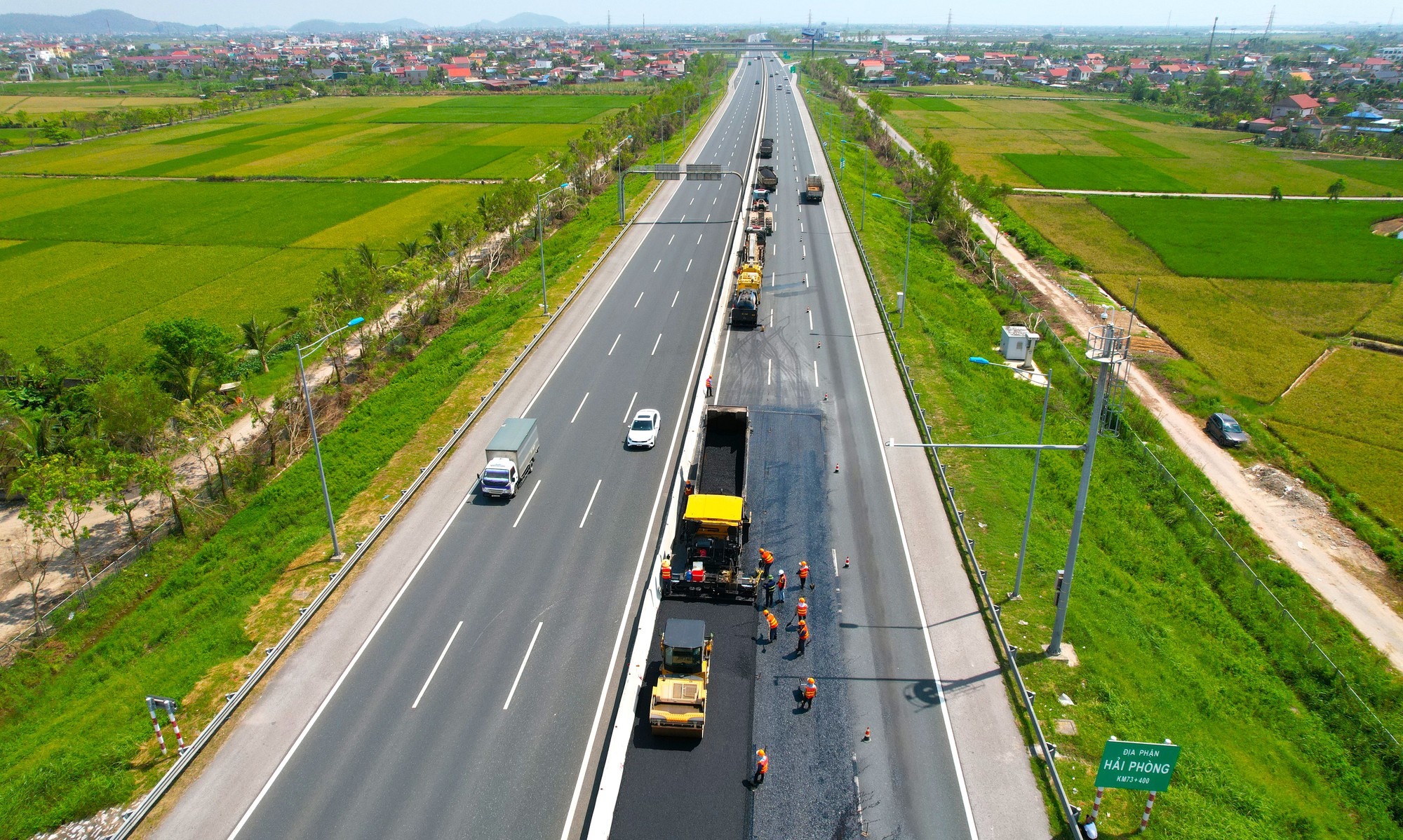 Cục Đường bộ ra công điện tăng cường quản lý, vận hành quốc lộ, cao tốc dịp Tết 2026- Ảnh 1. Cục Đường bộ ra công điện tăng cường quản lý, vận hành quốc lộ, cao tốc dịp Tết 2026- Ảnh 1.