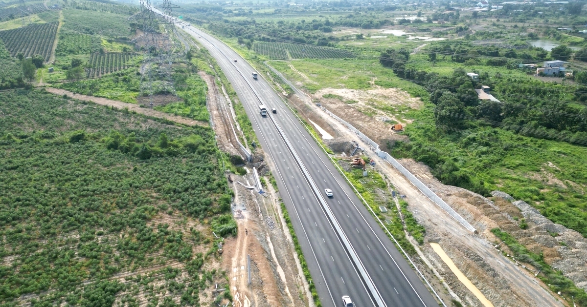 Chi tiết 36 tuyến cao tốc đầu tư tại ba khu vực Bắc - Trung - Nam đến năm 2050- Ảnh 4. Chi tiết 36 tuyến cao tốc đầu tư tại ba khu vực Bắc - Trung - Nam đến năm 2050- Ảnh 4.