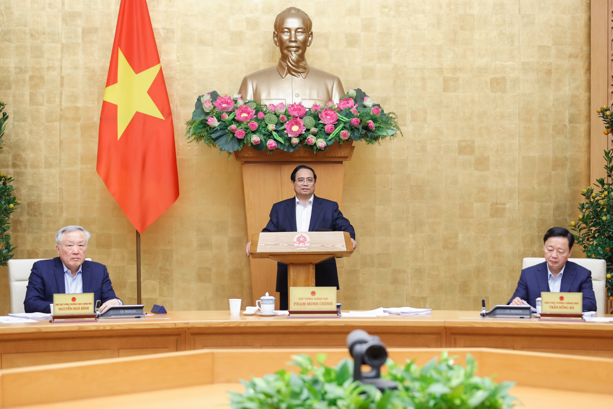 Thủ tướng: Quyết liệt triển khai Nghị quyết Đại hội XIV của Đảng với tr&aacute;ch nhiệm cao nhất- Ảnh 2.