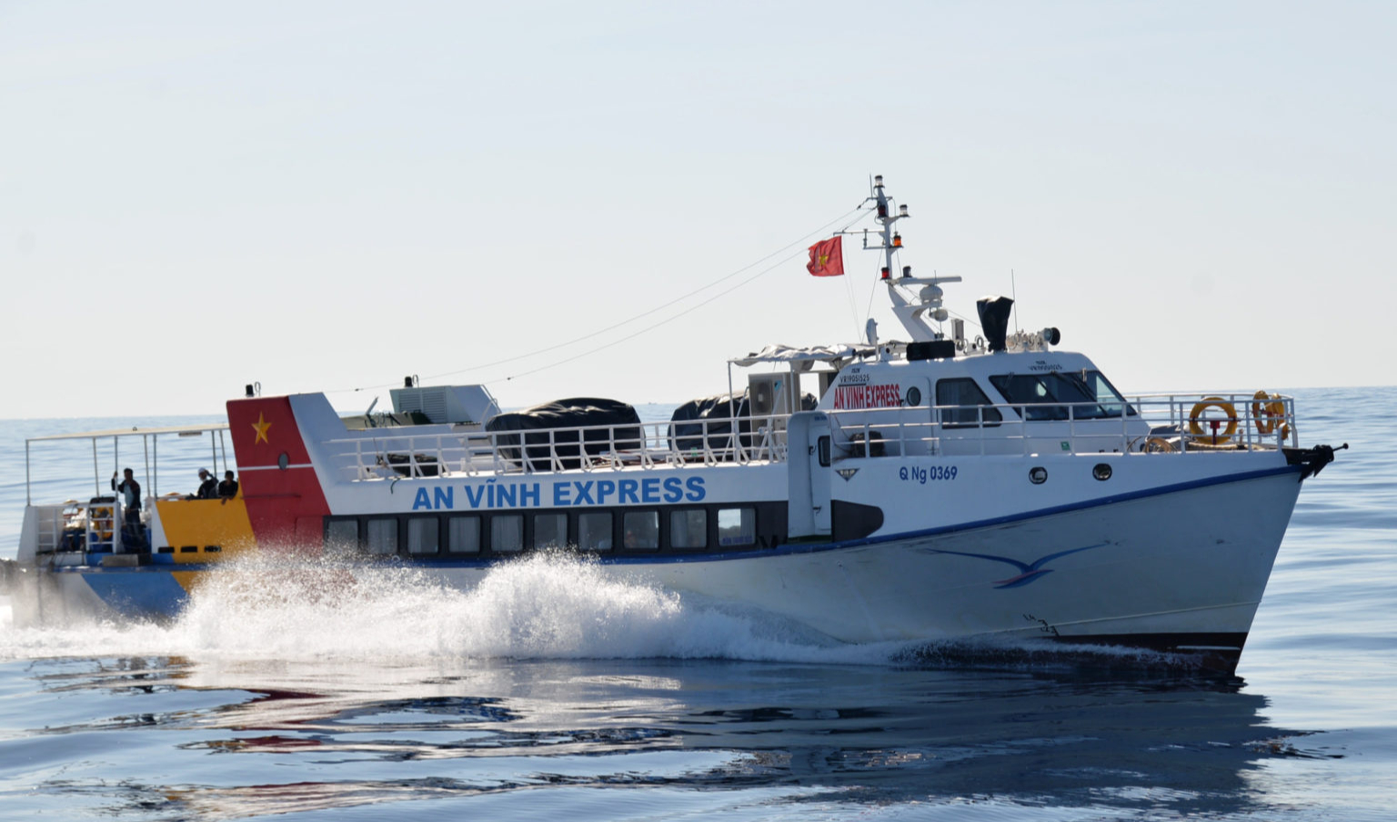 Sẵn s&agrave;ng phương &aacute;n đưa người d&acirc;n về L&yacute; Sơn ăn Tết khi biển động- Ảnh 1.