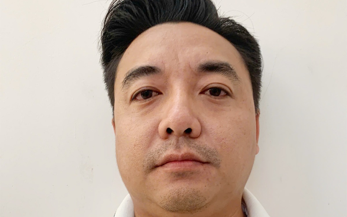 Cựu Gi&aacute;m đốc ng&acirc;n h&agrave;ng ở An Giang chiếm đoạt tr&ecirc;n 5 tỷ đồng của nhiều bị hại ra đầu th&uacute;