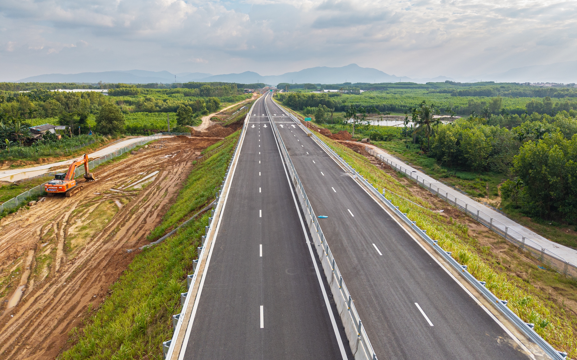 Thứ trưởng Nguyễn Việt H&ugrave;ng: Sớm khai th&aacute;c cao tốc Quảng Ng&atilde;i - Ho&agrave;i Nhơn đ&uacute;ng quy định